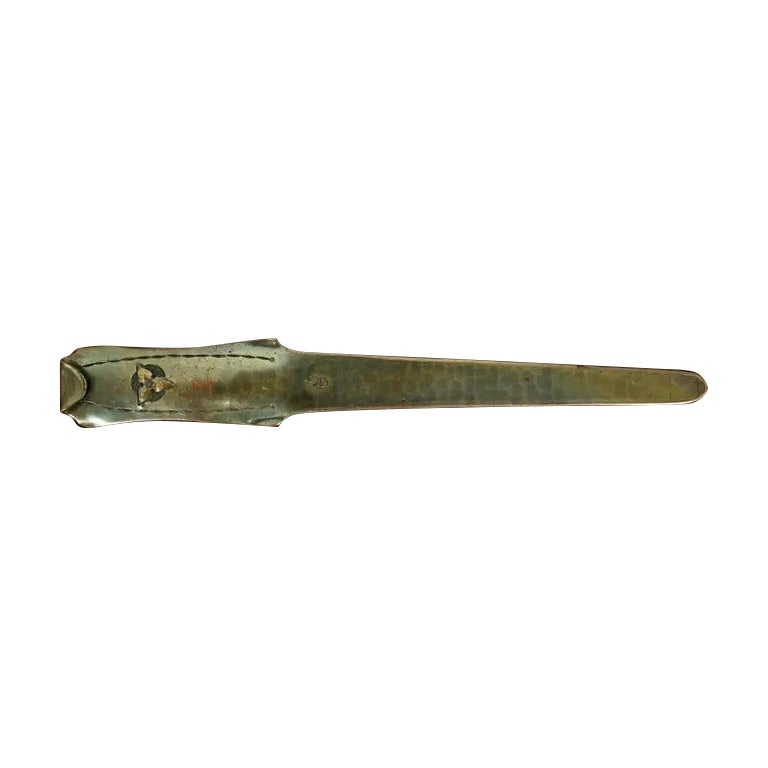 Roycroft Arts & Crafts Trefoil Hammered Brass Over Copper Letter Opener For Sale