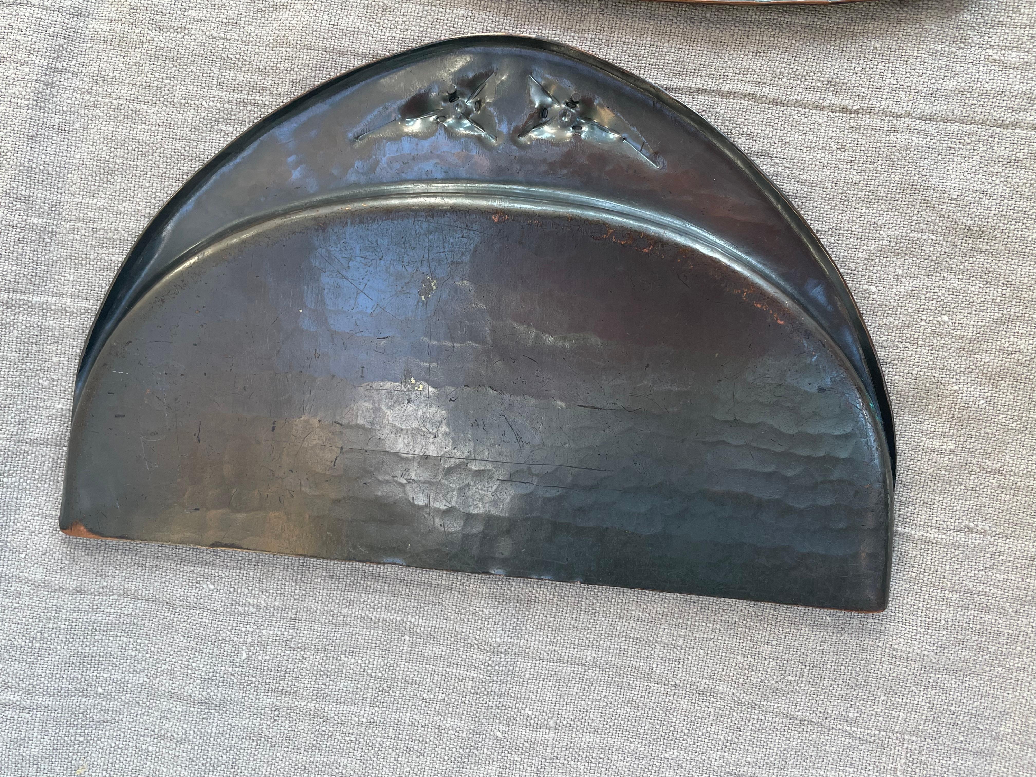 Arts and Crafts Roycroft Copper Crumber and Tray Set, Early 20th Century For Sale