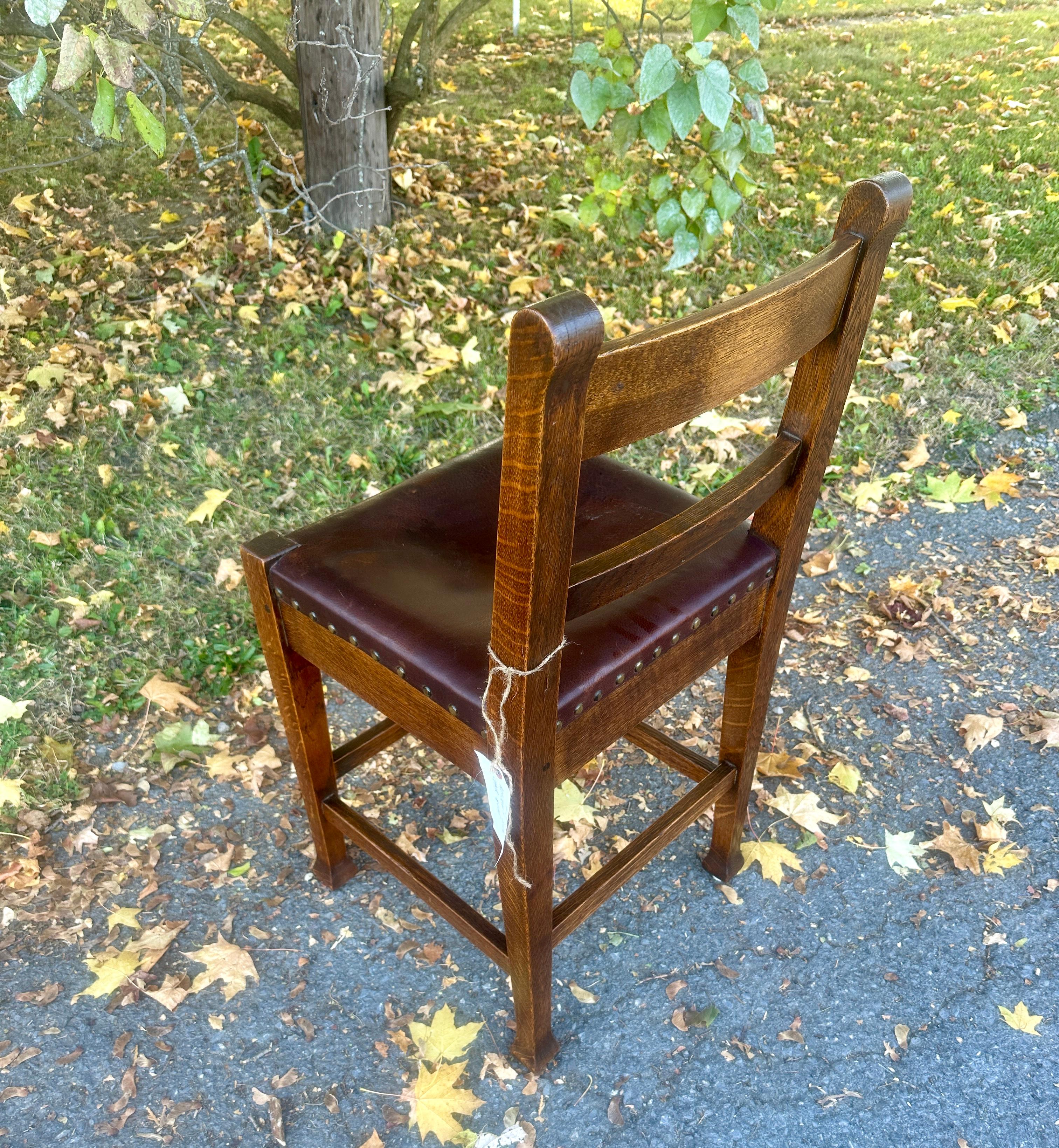 Arts and Crafts ROYCROFT   Chaise d'appoint modèle n°035 spéciale à dossier haut, époque Stickley. W8115 en vente