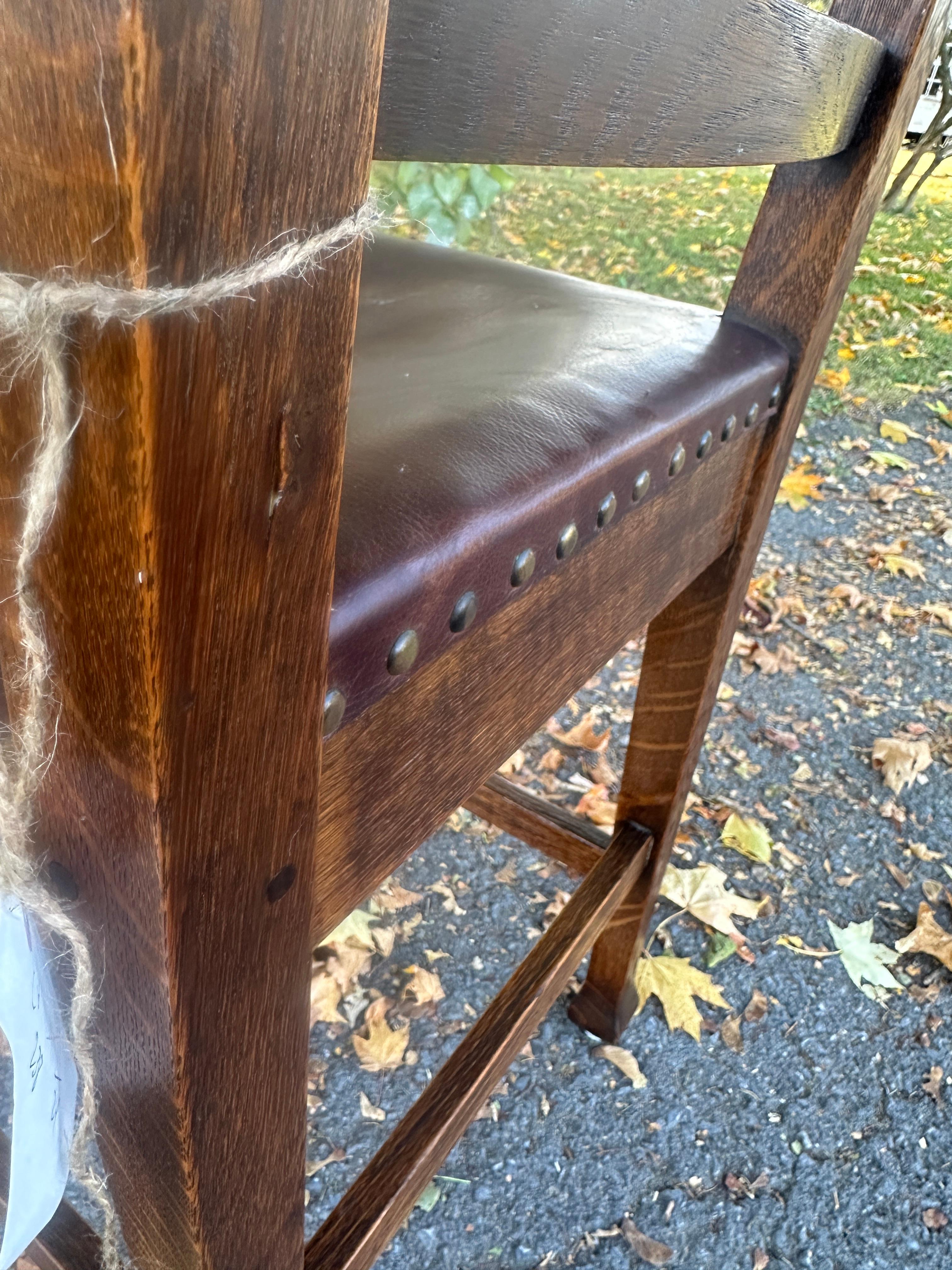 Américain ROYCROFT   Chaise d'appoint modèle n°035 spéciale à dossier haut, époque Stickley. W8115 en vente