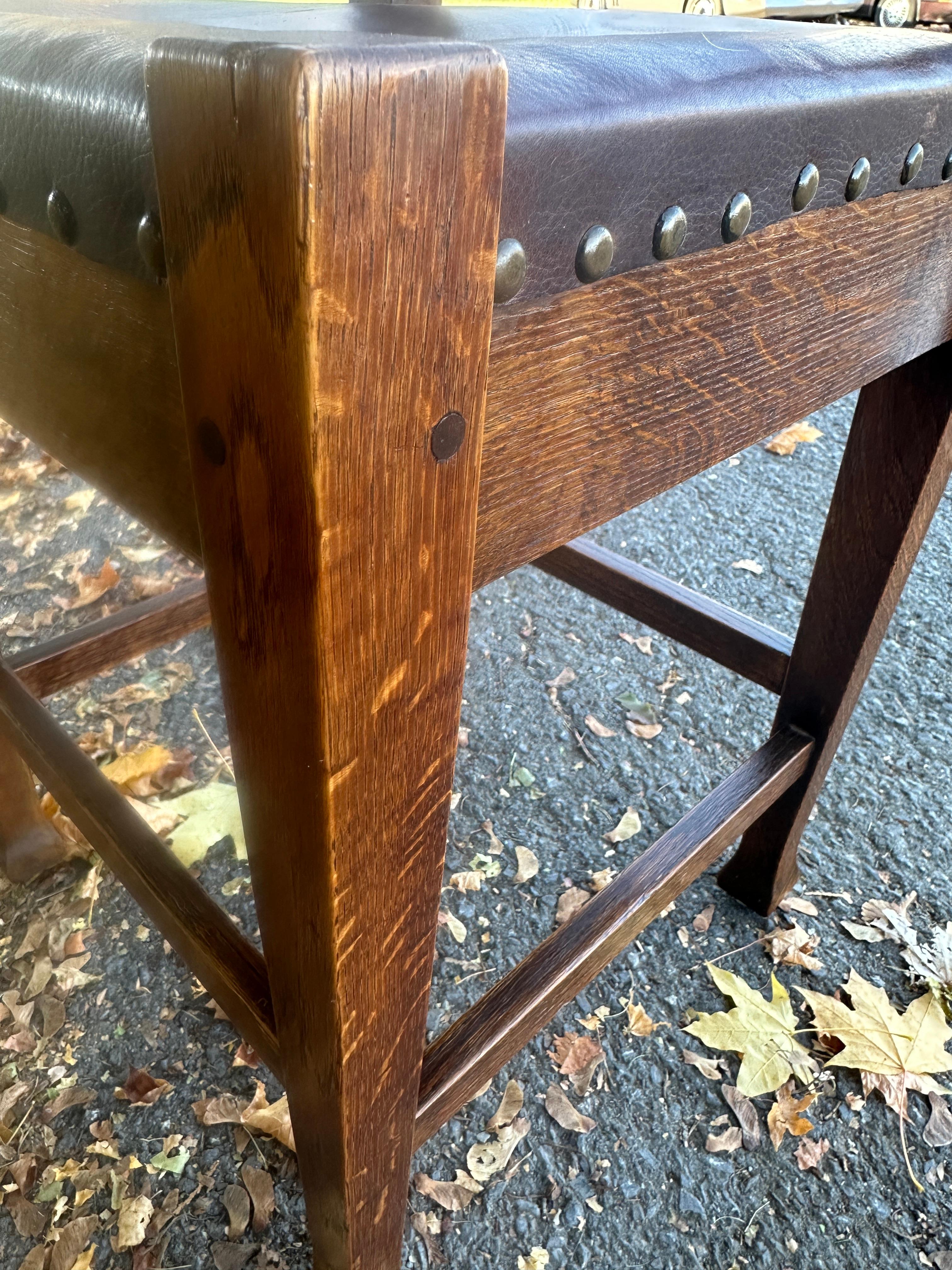 ROYCROFT   Chaise d'appoint modèle n°035 spéciale à dossier haut, époque Stickley. W8115 Bon état - En vente à Shamokin Dam, PA
