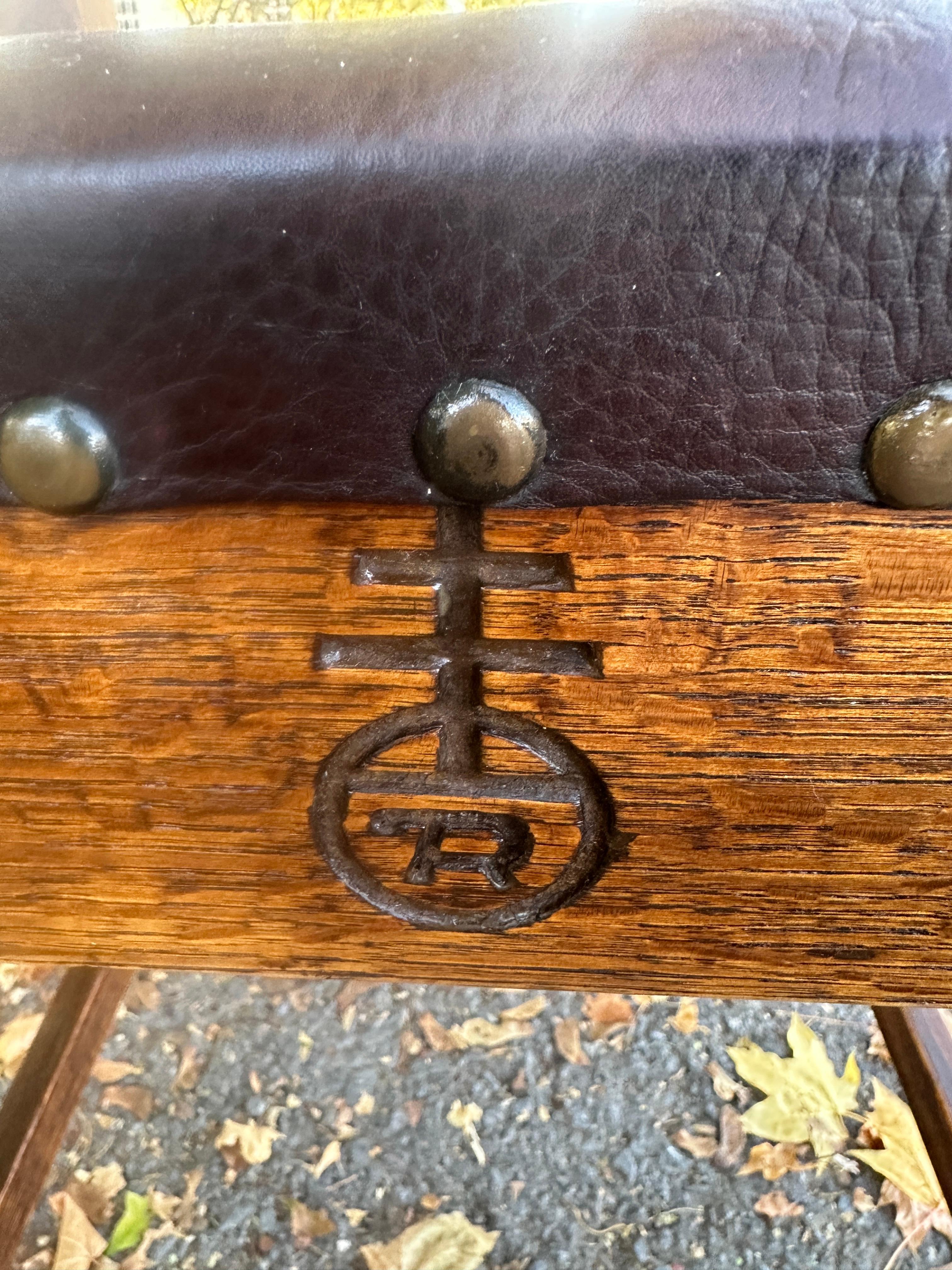 Début du 20ème siècle ROYCROFT   Chaise d'appoint modèle n°035 spéciale à dossier haut, époque Stickley. W8115 en vente