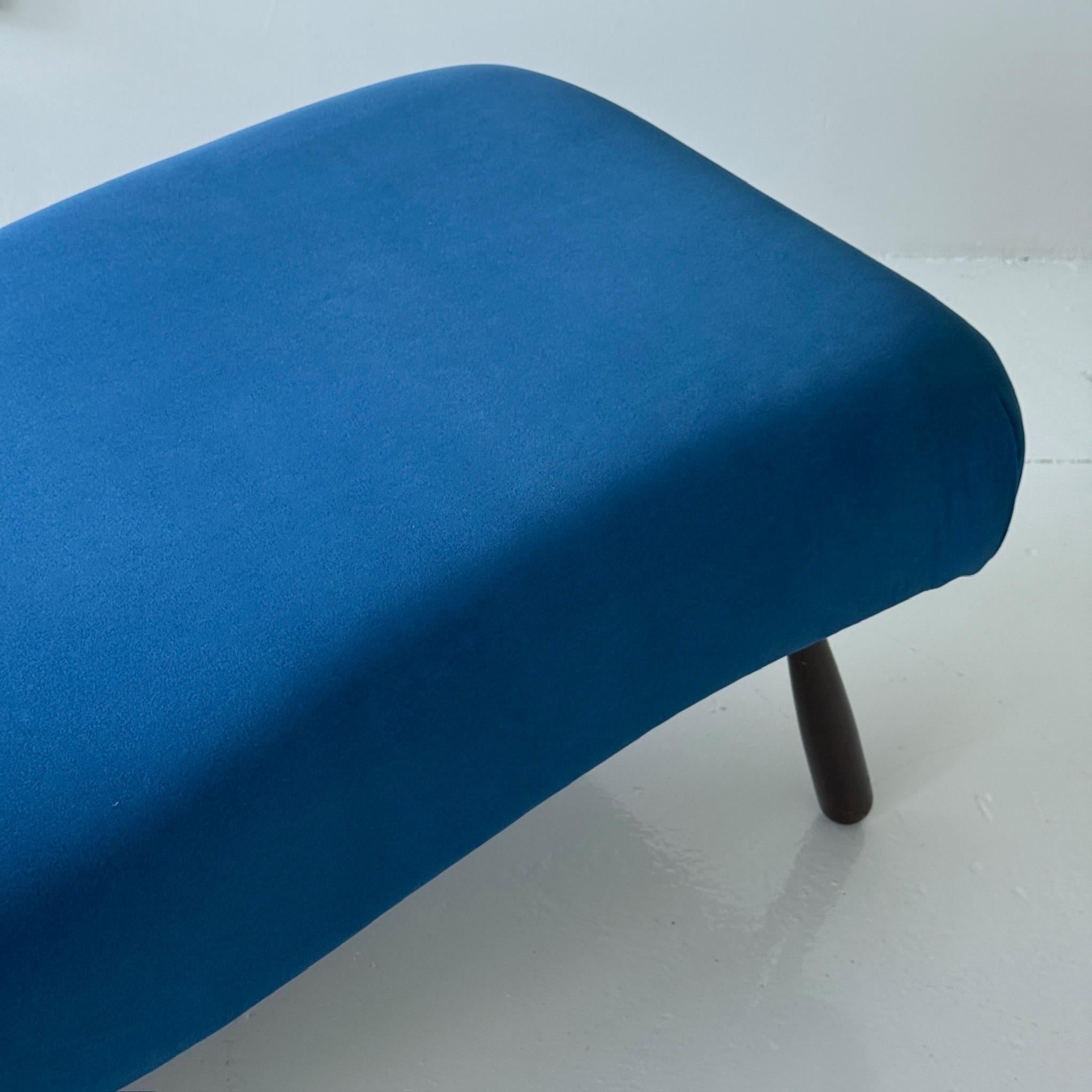 Mid-Century Modern Club Leg Modern Fainting Daybed For Sale
