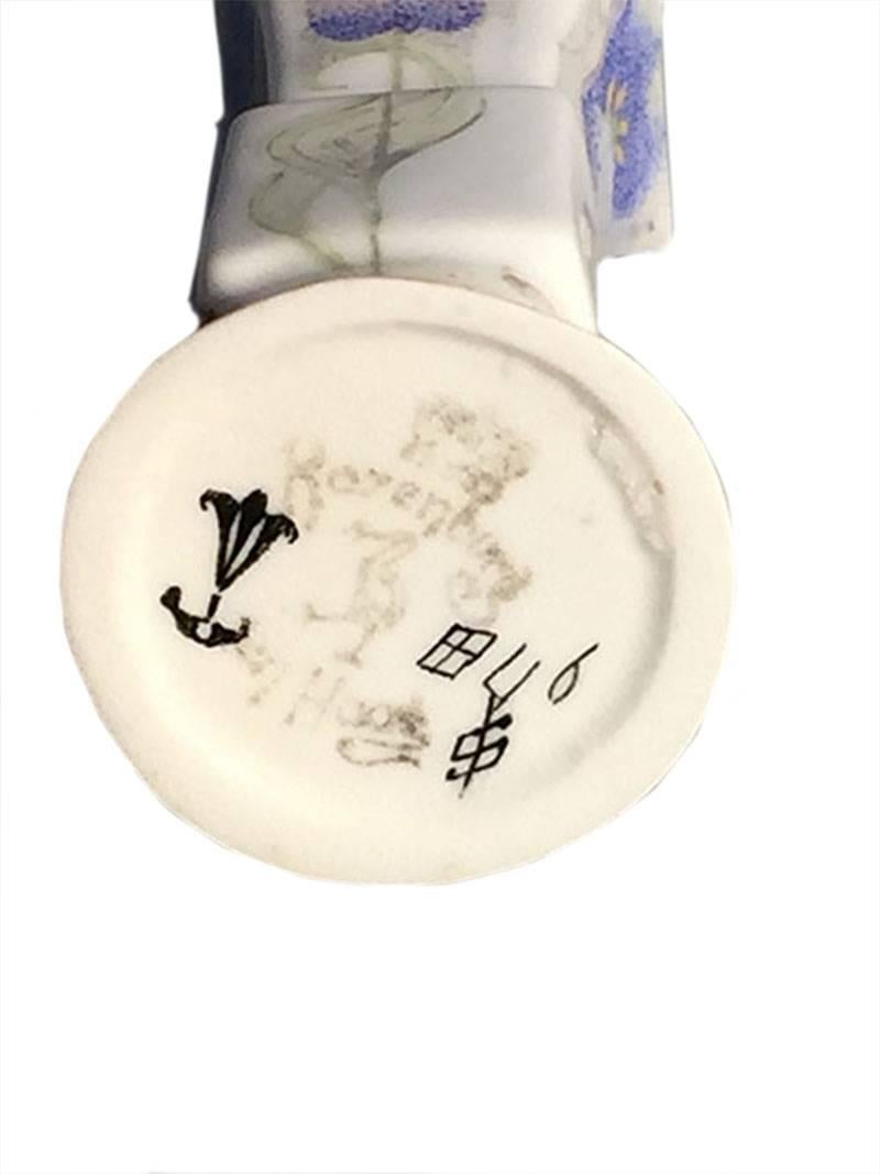 Jarrón de porcelana holandesa Rozenburg Porcelain con decoración floral, 1905, 2 disponibles en Bueno estado para la venta en Delft, NL