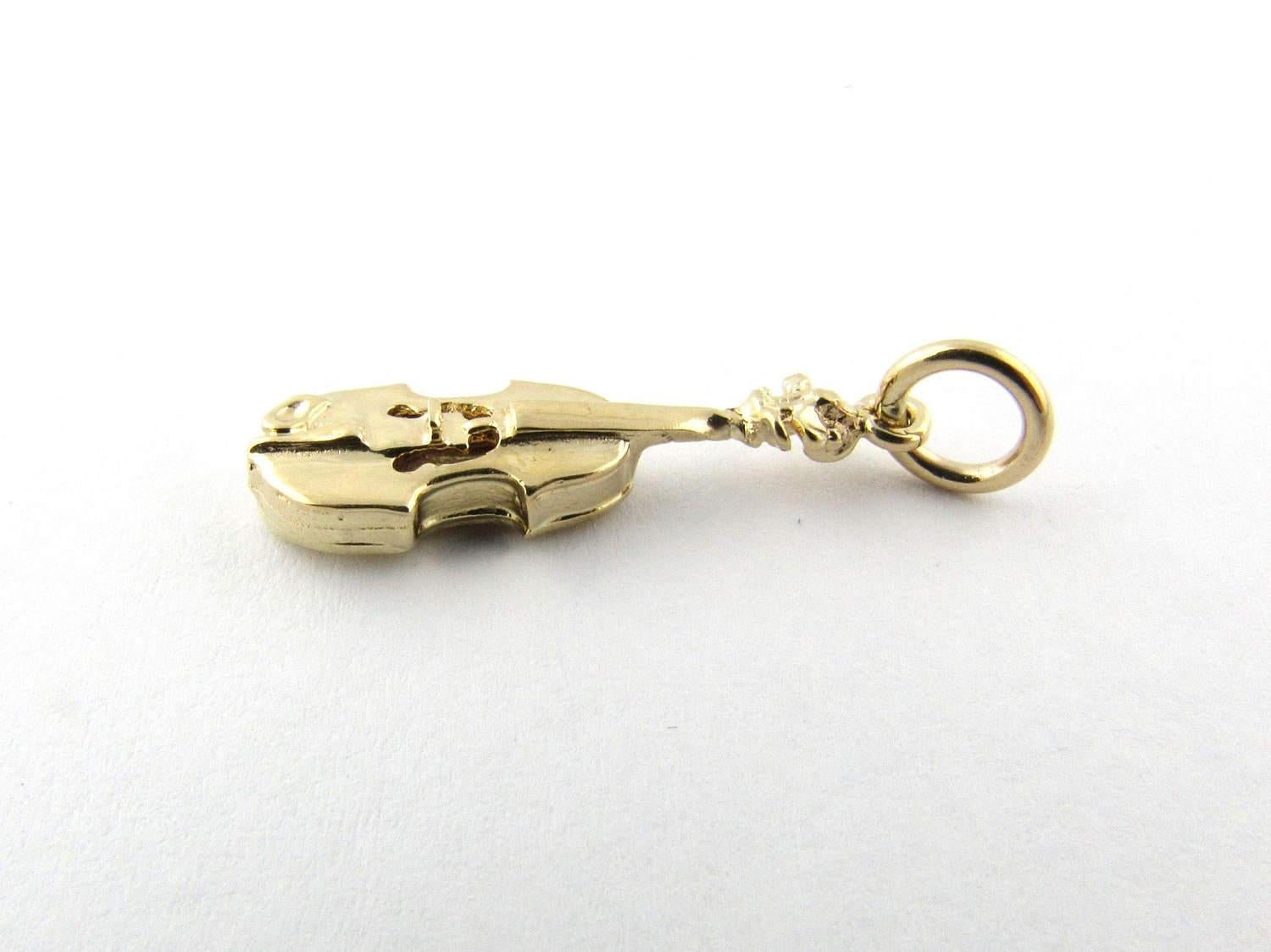 RQC 14 Karat Yellow Gold Violin Pendant In Good Condition In Washington Depot, CT