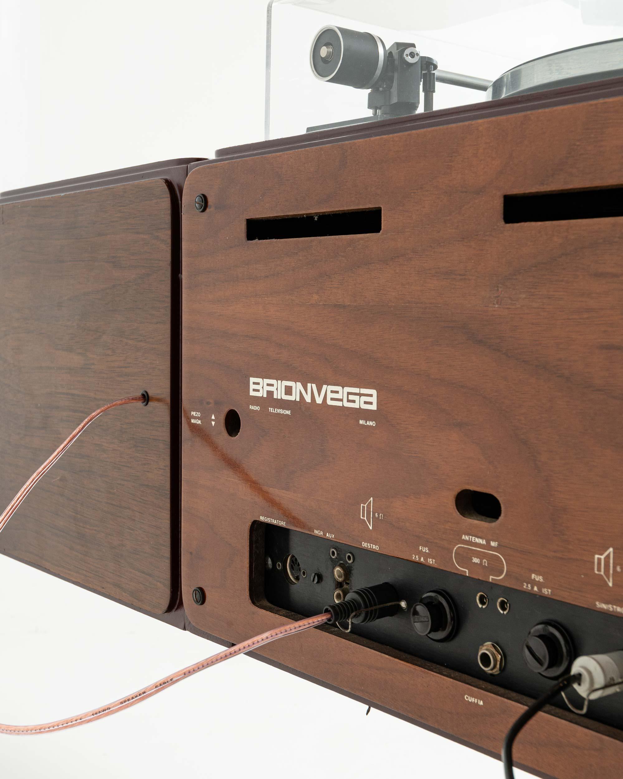 RR126 Radiofonógrafo y tocadiscos de los Castiglioni para Brionvega 1965 en venta 8