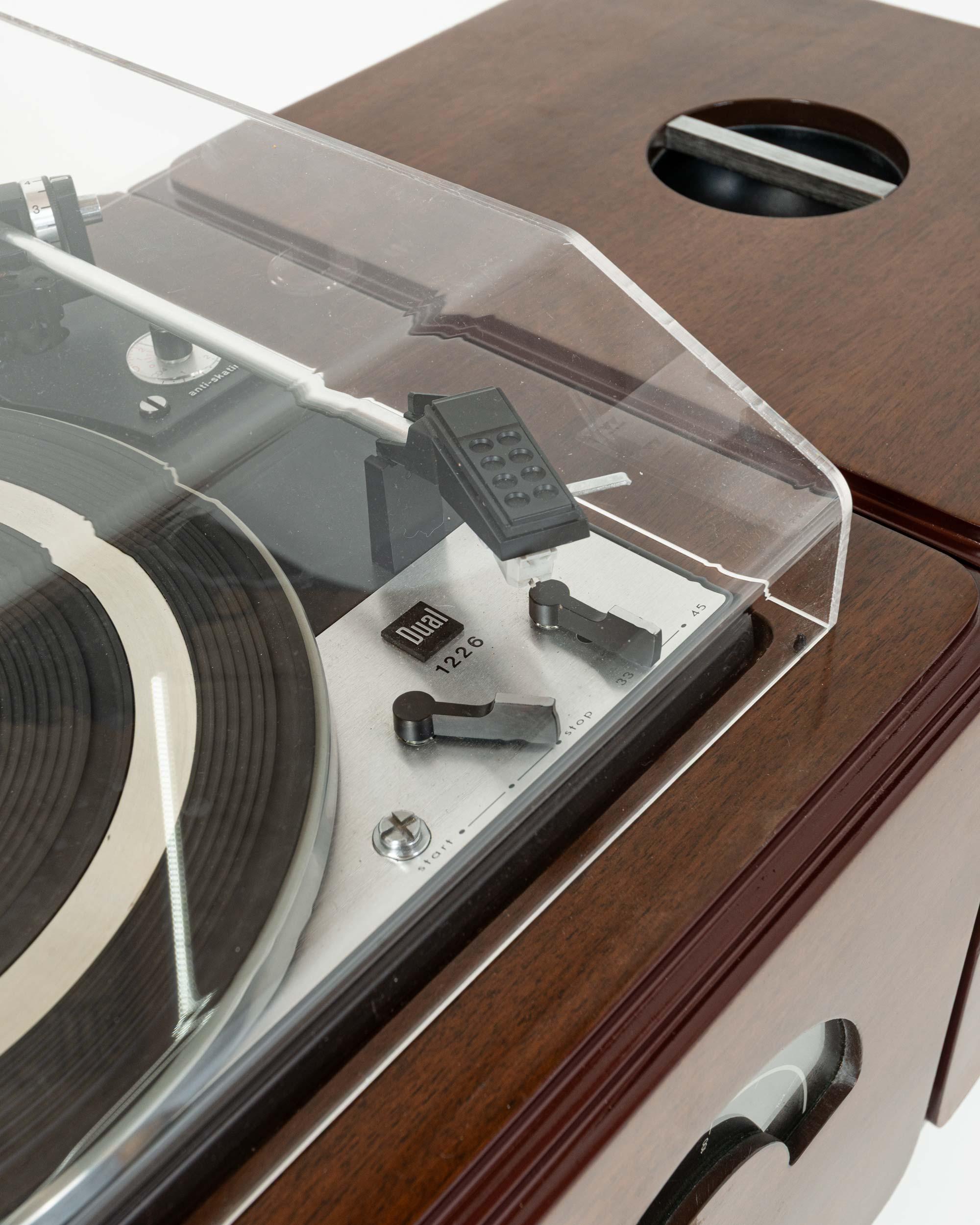 RR126 Radiofonógrafo y tocadiscos de los Castiglioni para Brionvega 1965 en venta 2