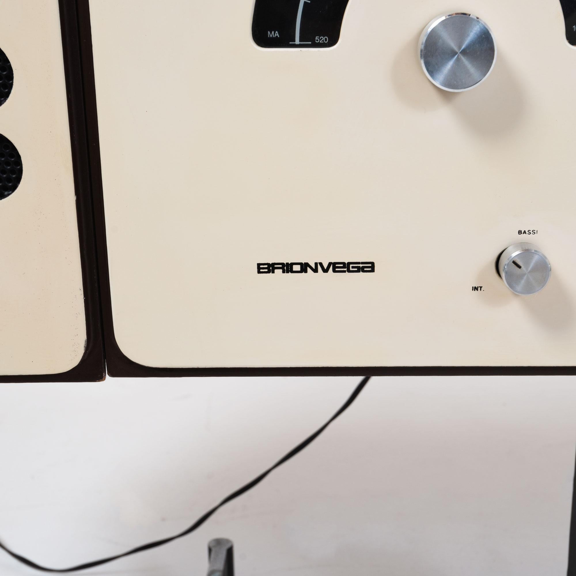 RR126 Radiophonograph & Record Player by the Castiglionis for Brionvega 1965 5