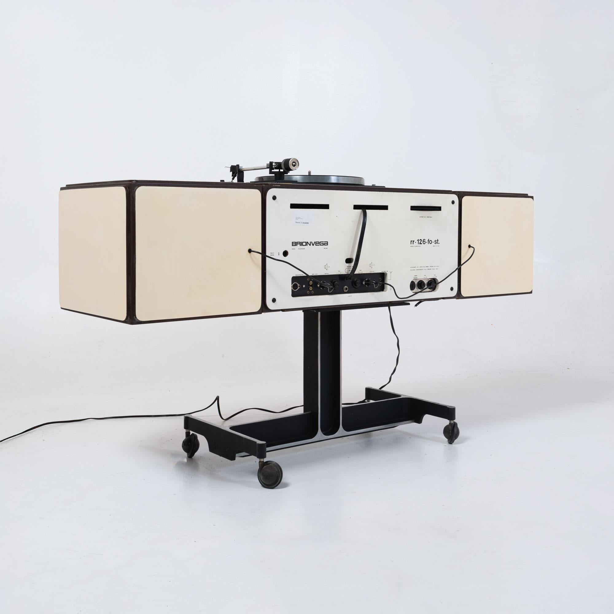 RR126 Radiophonograph & Record Player by the Castiglionis for Brionvega 1965 3