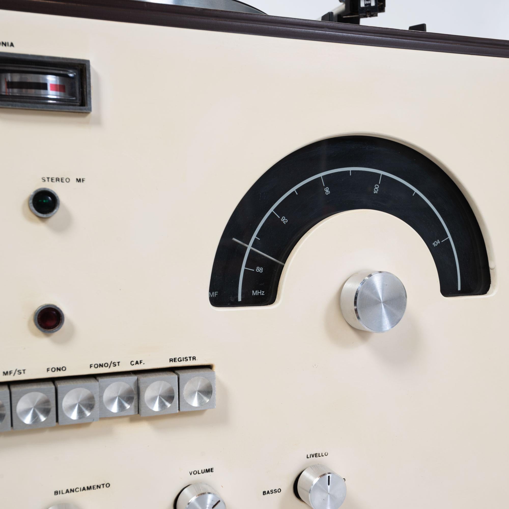 RR126 Radiophonograph & Record Player by the Castiglionis for Brionvega 1965 4