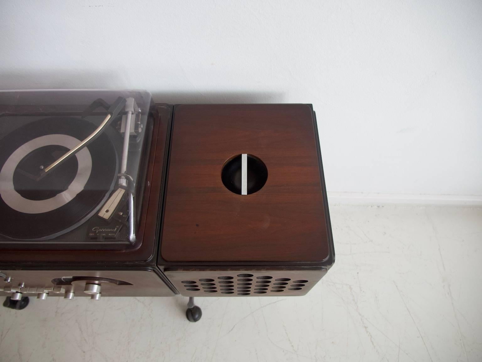 Système stéréo Rr126 Conçu par Achille Castiglioni:: fabriqué par Brionvega:: 1965 Bon état à Madrid, ES