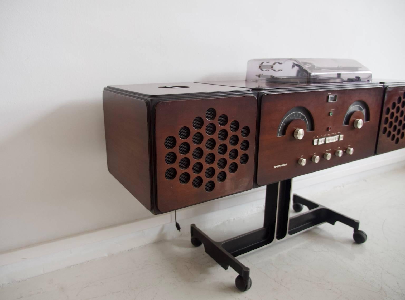 Système stéréo Rr126 Conçu par Achille Castiglioni:: fabriqué par Brionvega:: 1965 1