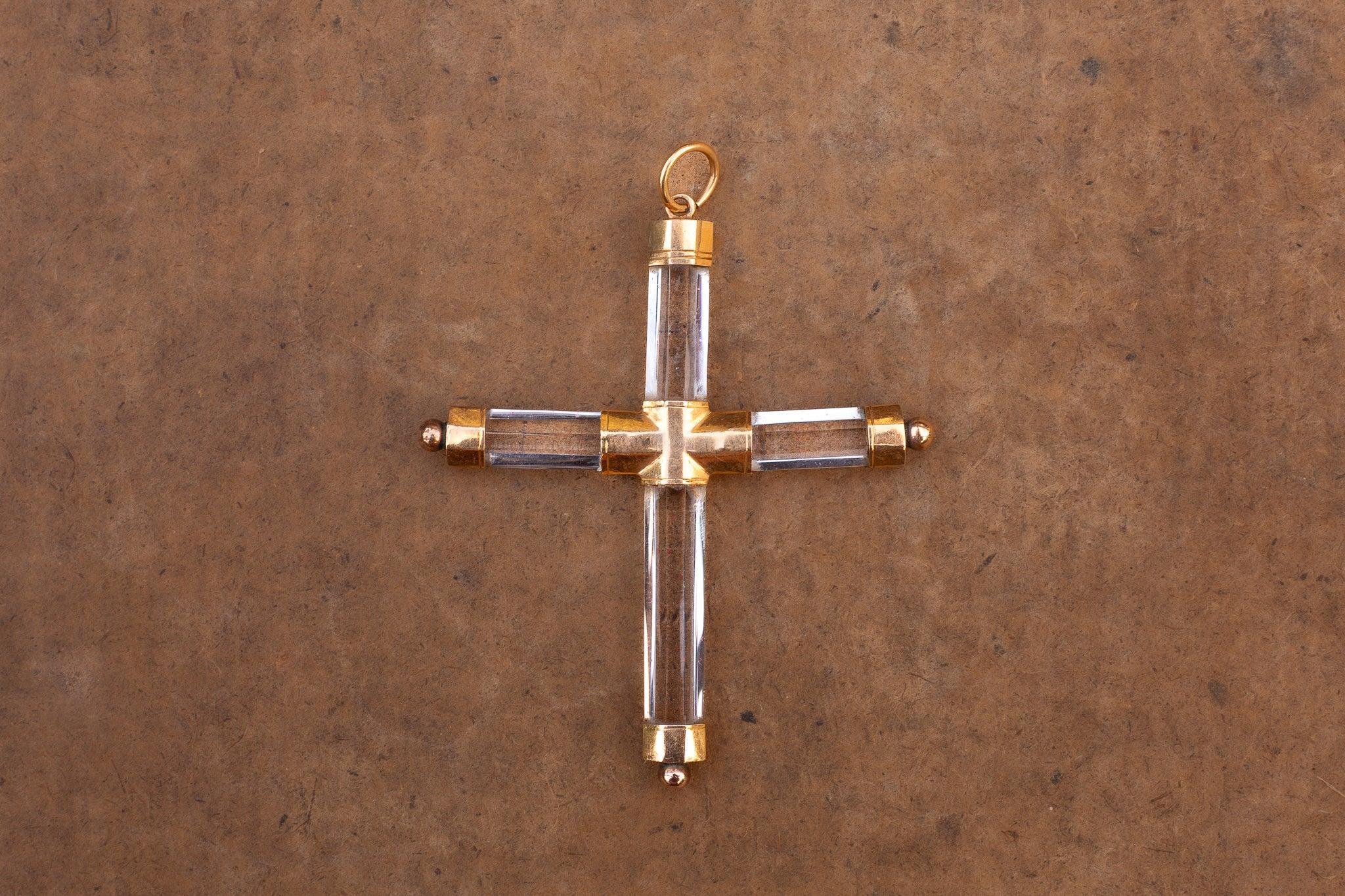 Rare Antique 17ème siècle Croix en cristal de roche sculpté Pendentif Reliquaire Religieux Bon état - En vente à London, GB