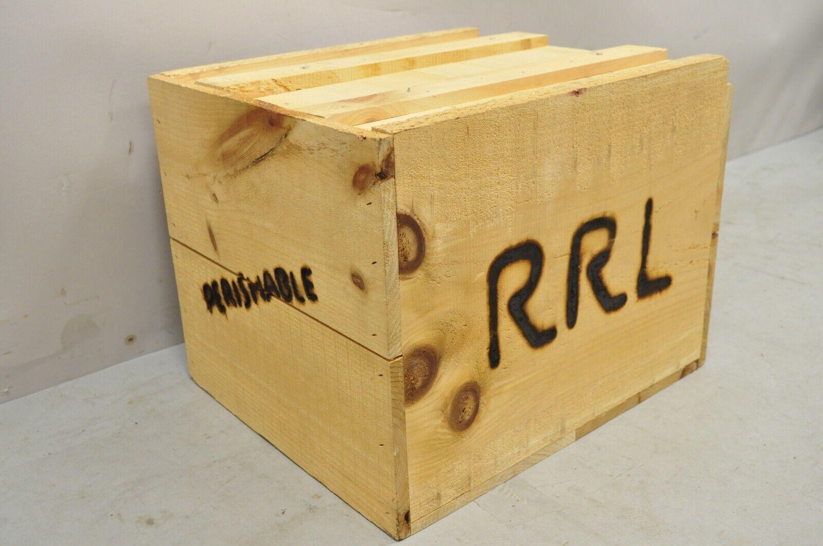 Bois RRL - Crate en bois à couvercle coulissant Ralph Lauren ? Boîte de rangement portable à marque de brûle en vente