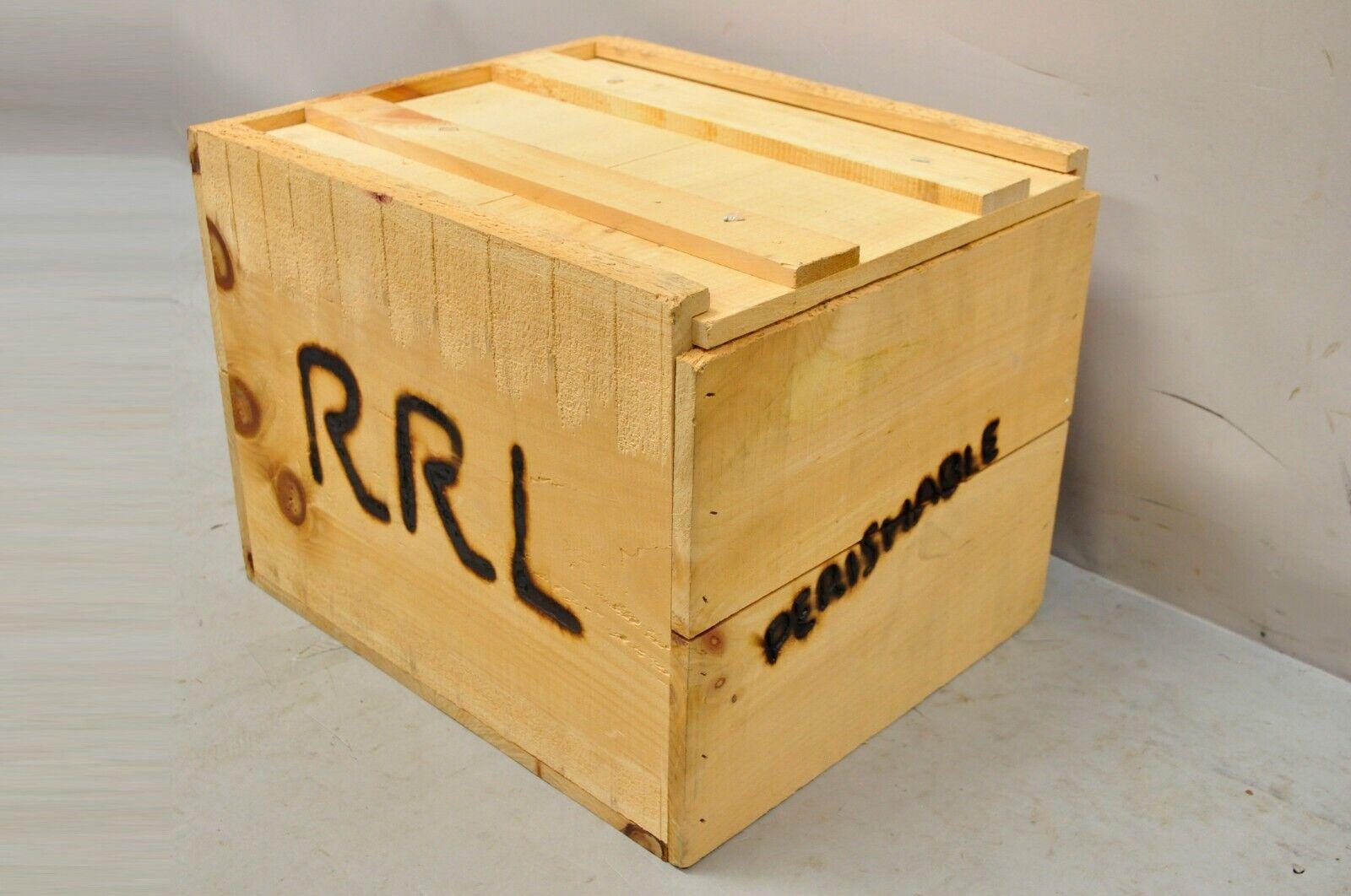 RRL - Crate en bois à couvercle coulissant Ralph Lauren ? Boîte de rangement portable à marque de brûle en vente 1
