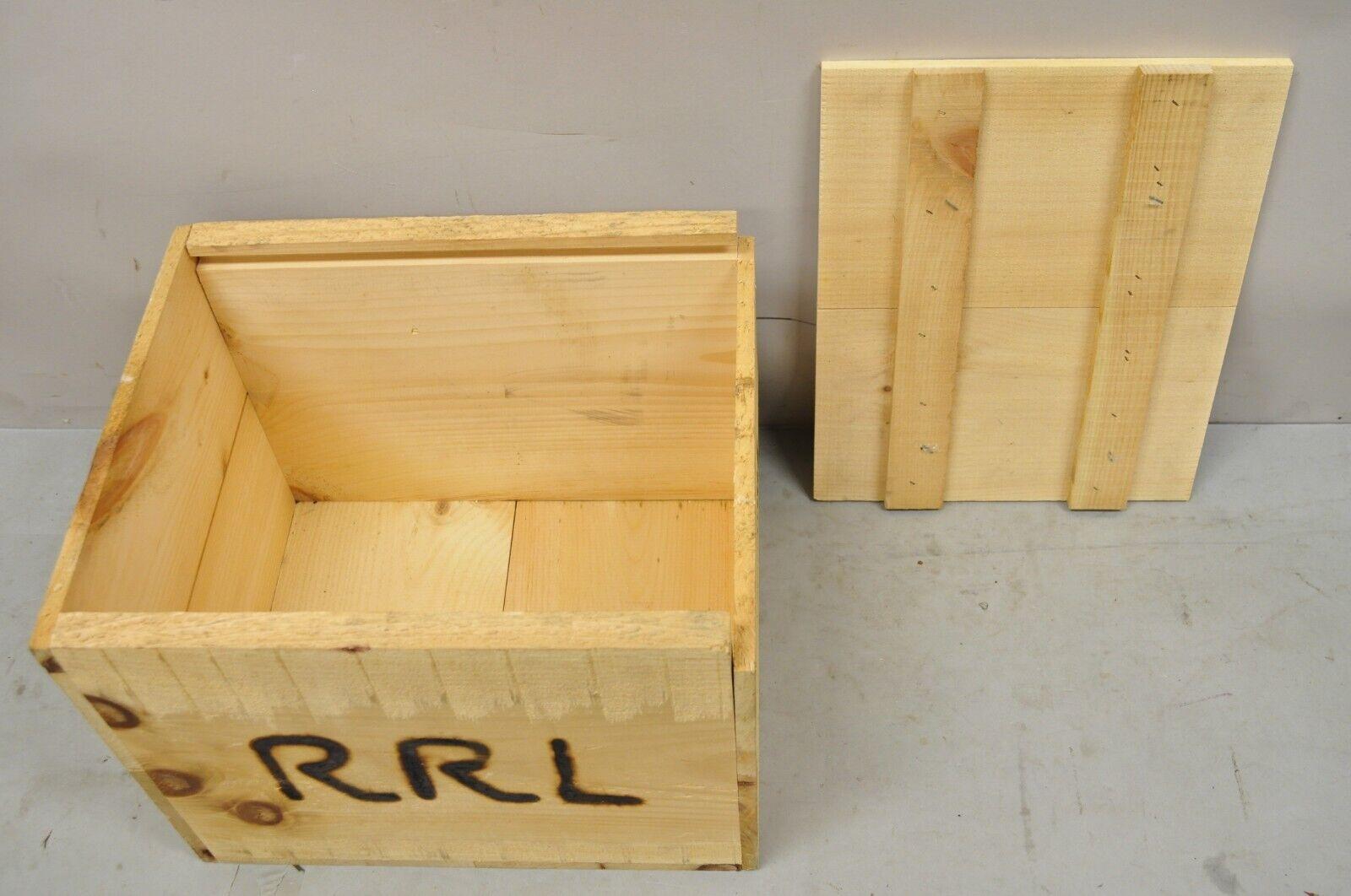 RRL - Crate en bois à couvercle coulissant Ralph Lauren ? Boîte de rangement portable à marque de brûle en vente 2
