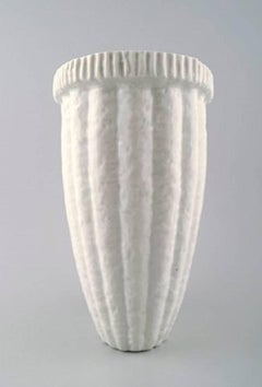 Rörstrand, Gunnar Nylund Chamotte Vase