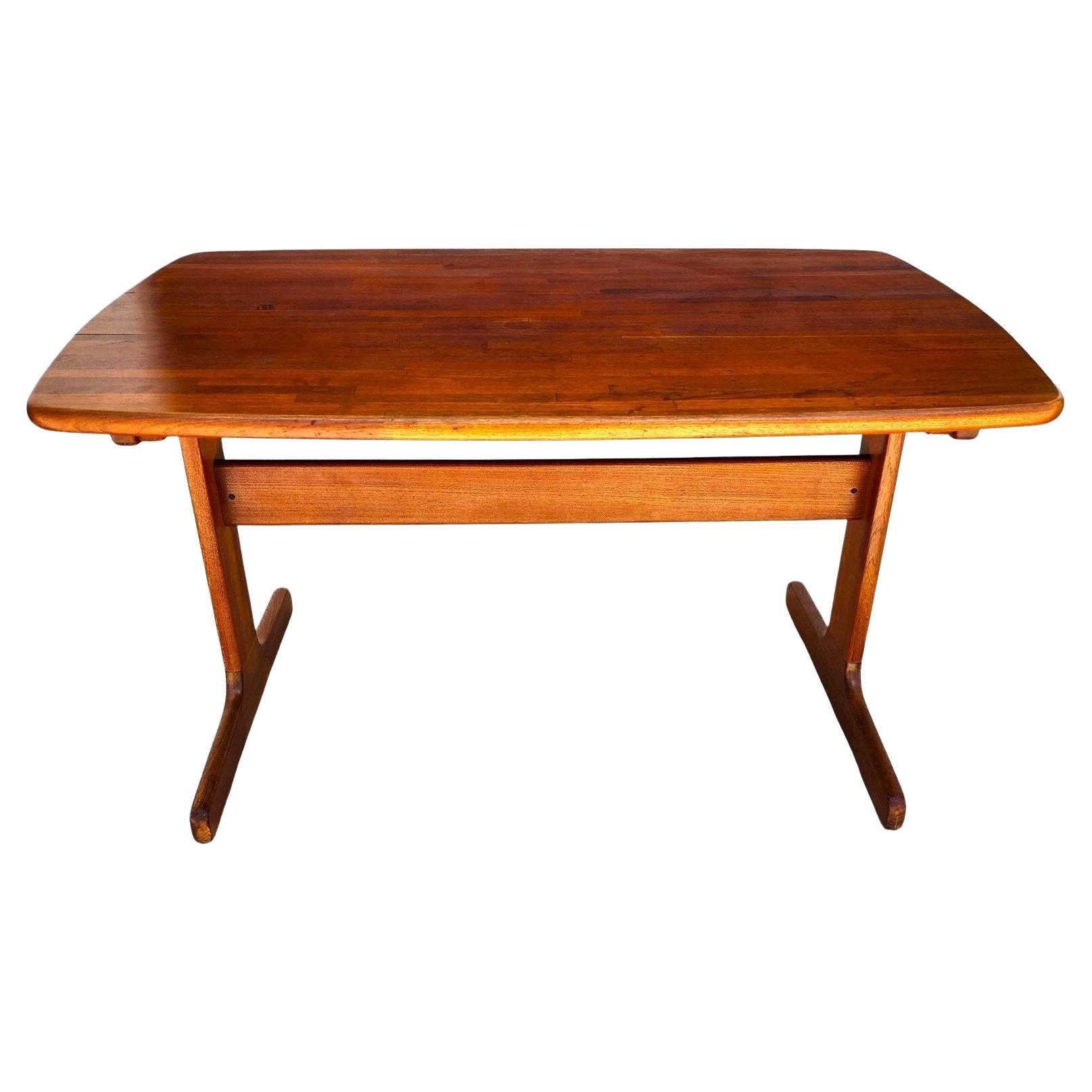 R.S. Mesa de comedor Associates Teca maciza Años 60 en venta