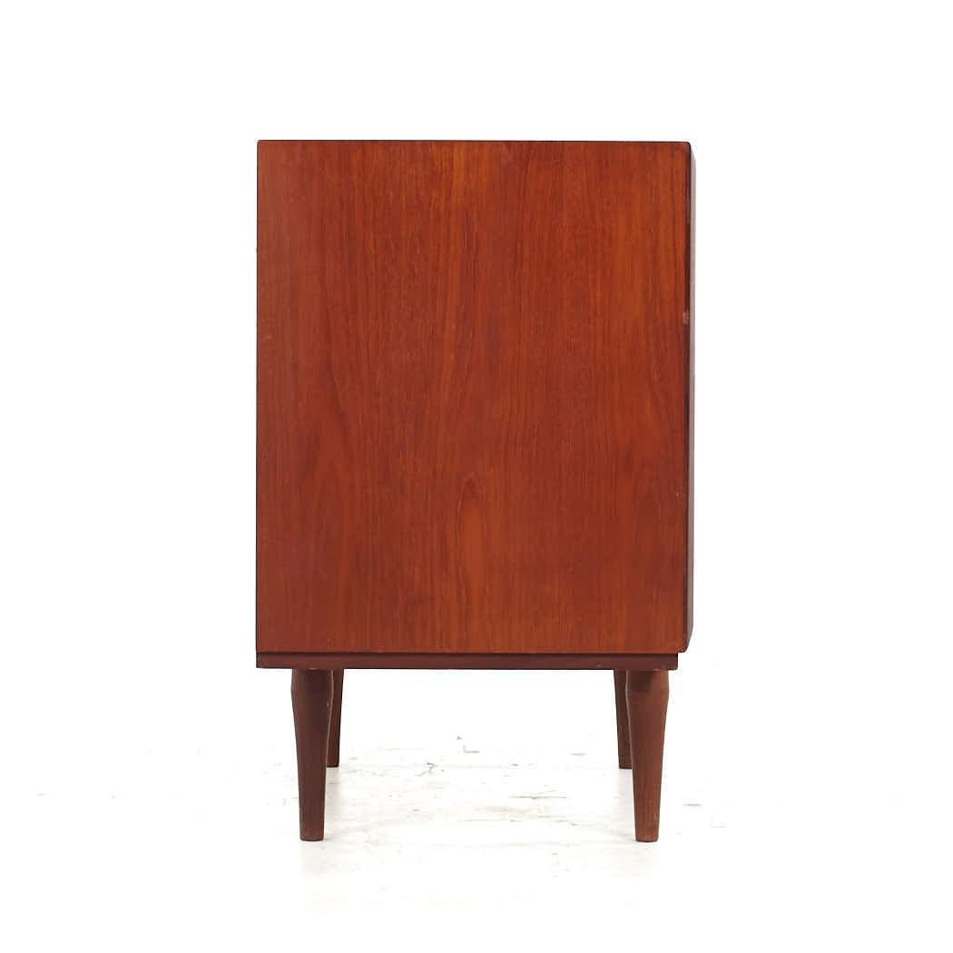 RS Associates Mid Century Danish Teak Highboy Dresser In Good Condition For Sale In Countryside, IL