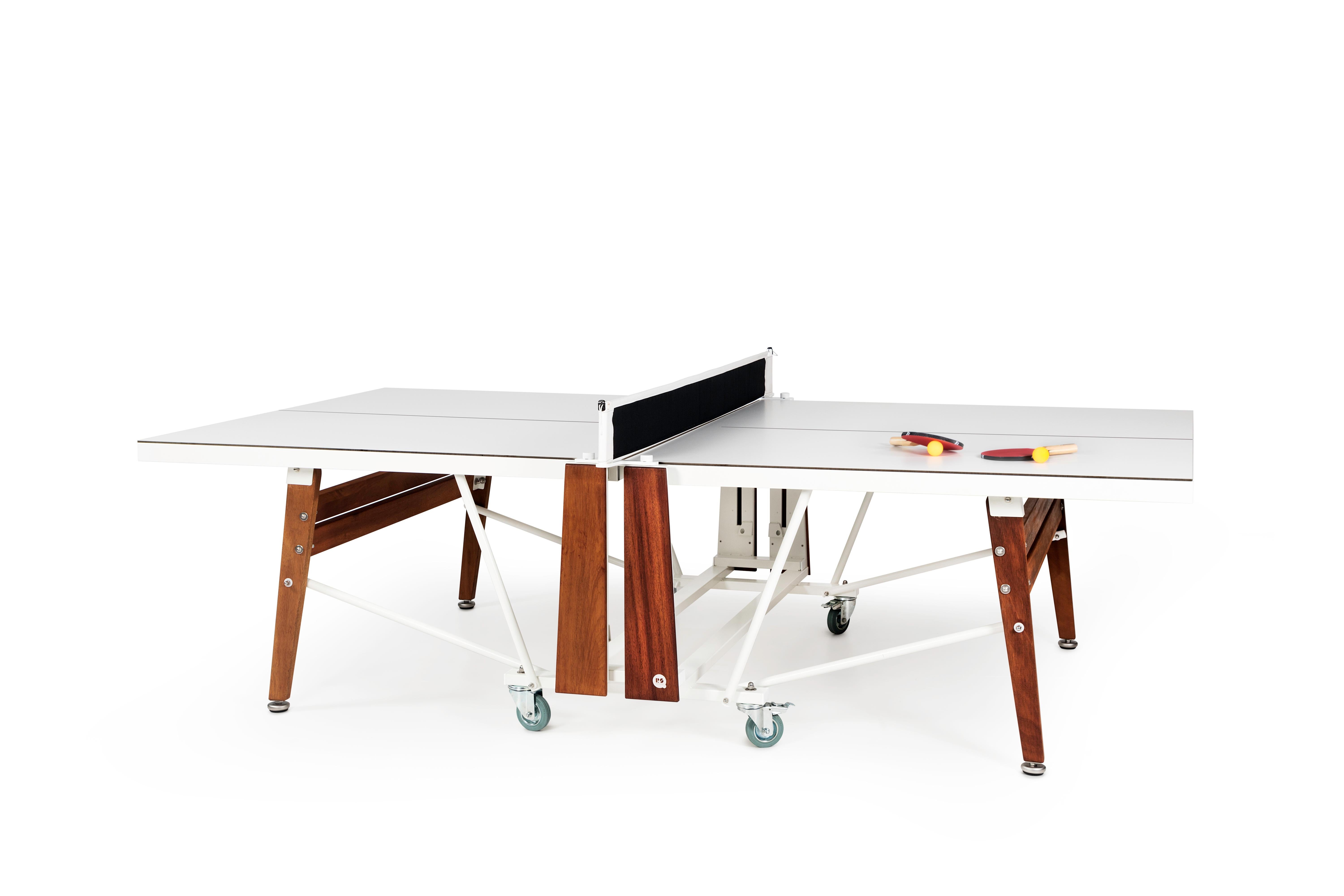 The RS Ping-Pong folding table is a new folding table concept. It restores its design to its rightful place and combines the functionality of a folding ping-pong table with the signature design of RS-Barcelona products. The RS Ping-Pong folding is