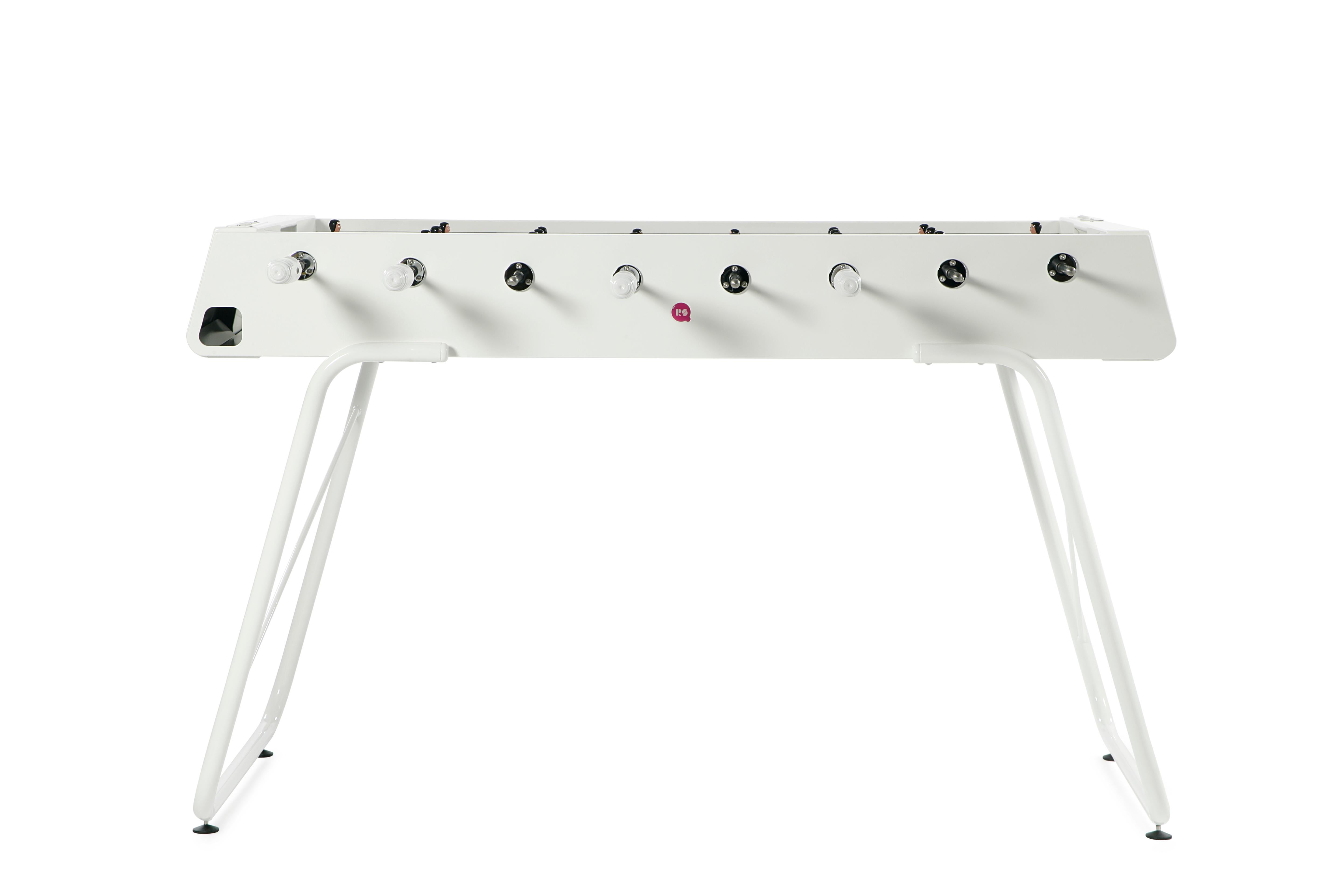The R3 is a football table for everyone. The RS3 lets you enjoy the same game as its bigger cousin, the RS2, but with new features. The same model is made for both outdoor and indoor use. Its new lines and legs make it lighter but without losing