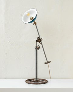 Lampe de bureau vintage en acier et émail bleu sarcelle