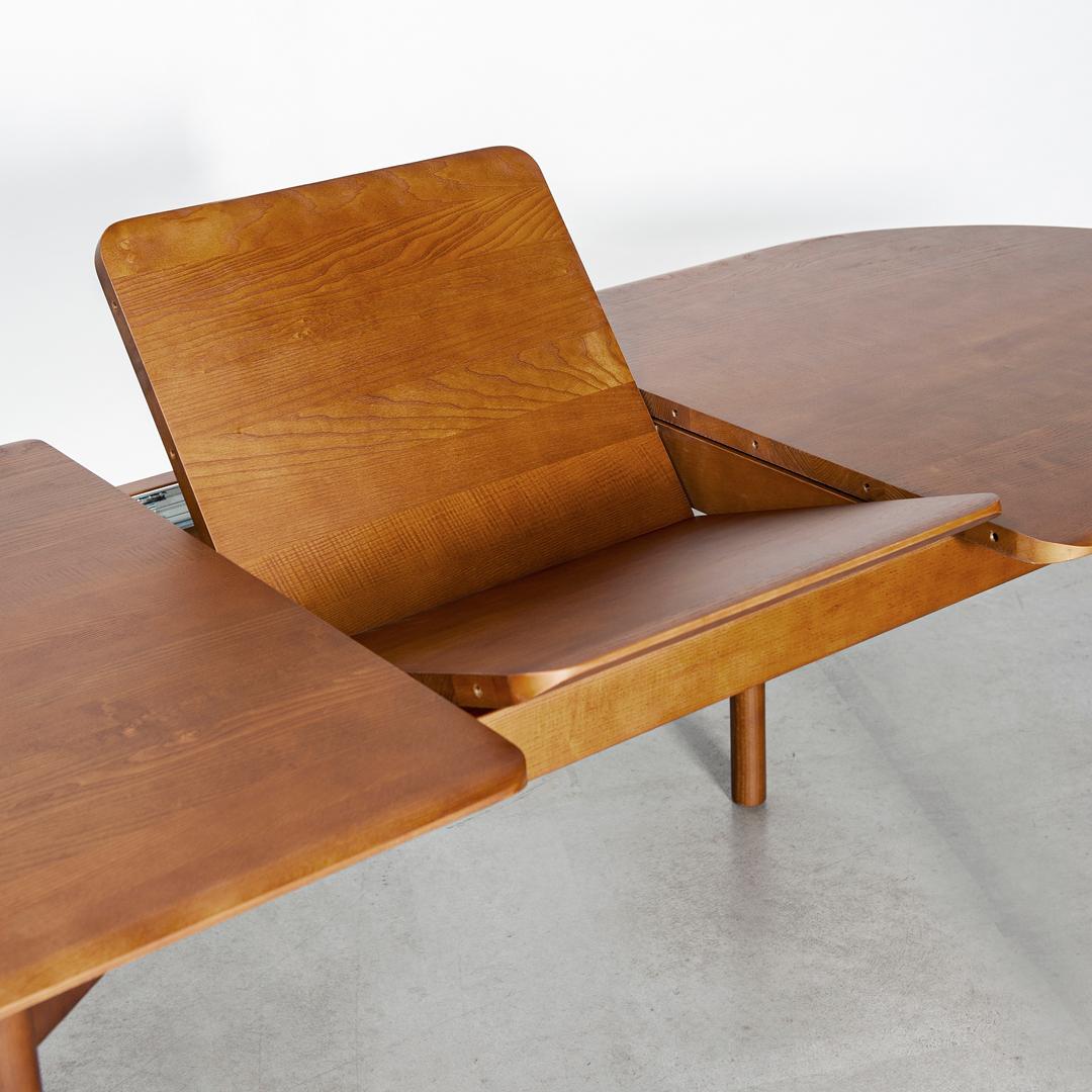 RUA CHA Ausziehbarer Tisch aus brauner Esche von Clementine Caurier (Asche) im Angebot