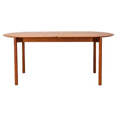 Table extensible en frêne brun RUA CHA par Clementine Caurier