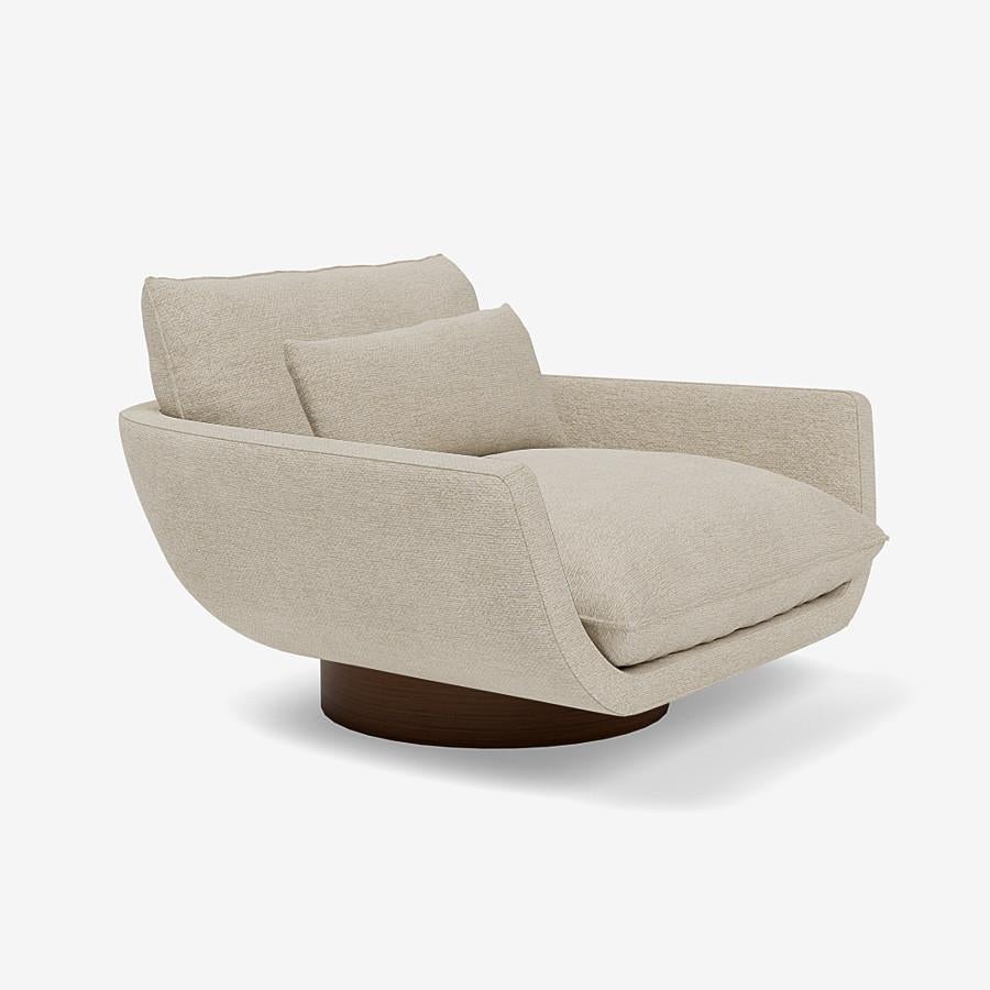 This Rua Ipanema lounge chair by Yabu Pushelberg is upholstered in Sumach Street twisted yarn & chenille. Sumach Street comes in 6 colorways from Belgium with a composition of 52% cotton, 22% viscose, 14% acrylic, 6% linen, 3% polyamide, and 3%