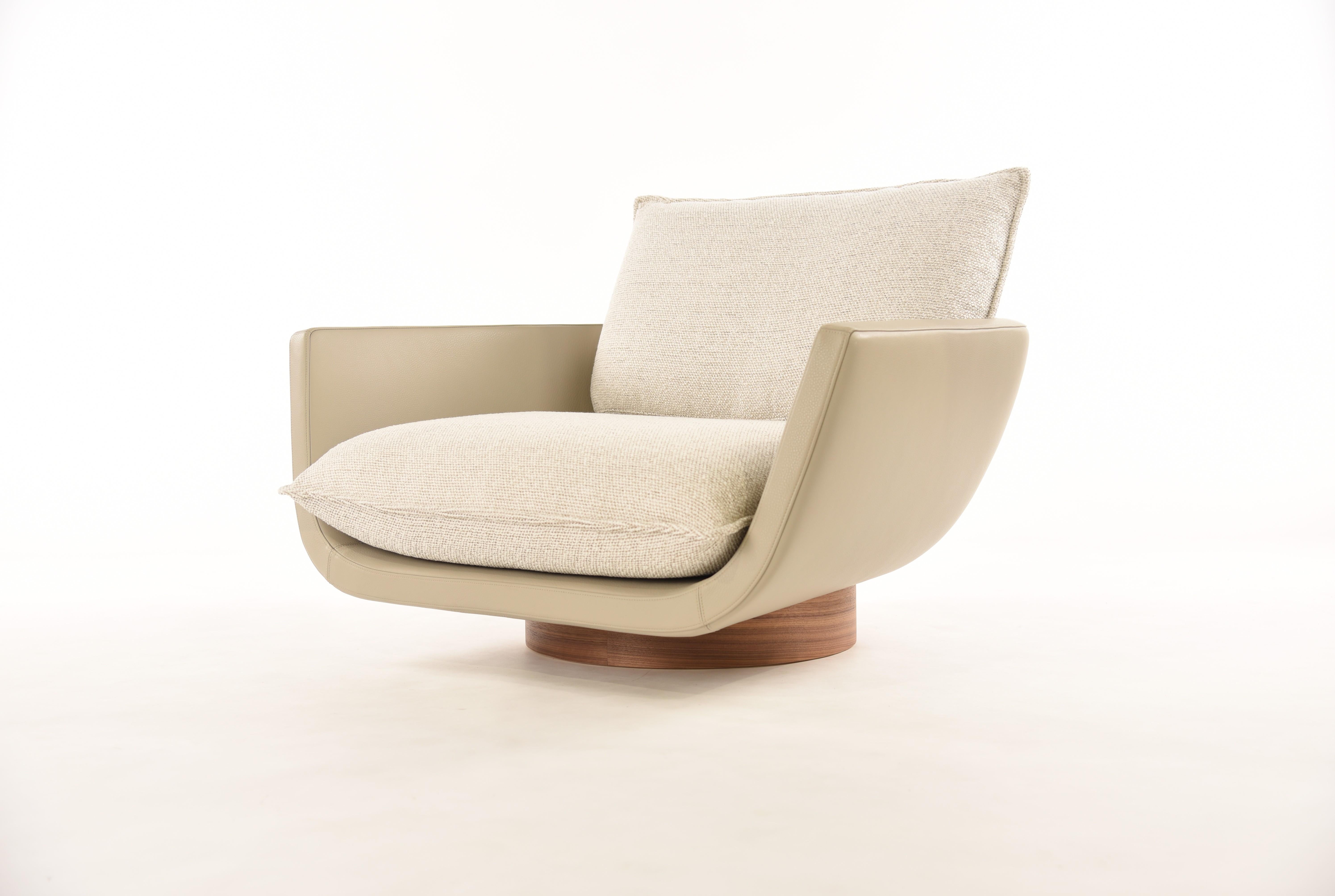 Rua Ipanema Lounge Chair by Yabu Pushelberg in Leather and Fabric In New Condition In Toronto, ON