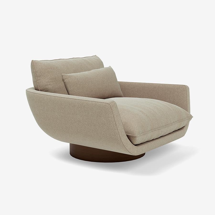 This Rua Ipanema lounge chair by Yabu Pushelberg is upholstered in Trollstigen, tightly woven bouclé wool. Trollstigen comes in 7 colorways from Norway with a composition of 94% new wool, 6% nylon, a weight of 765g/m and a Martindale of 100,000