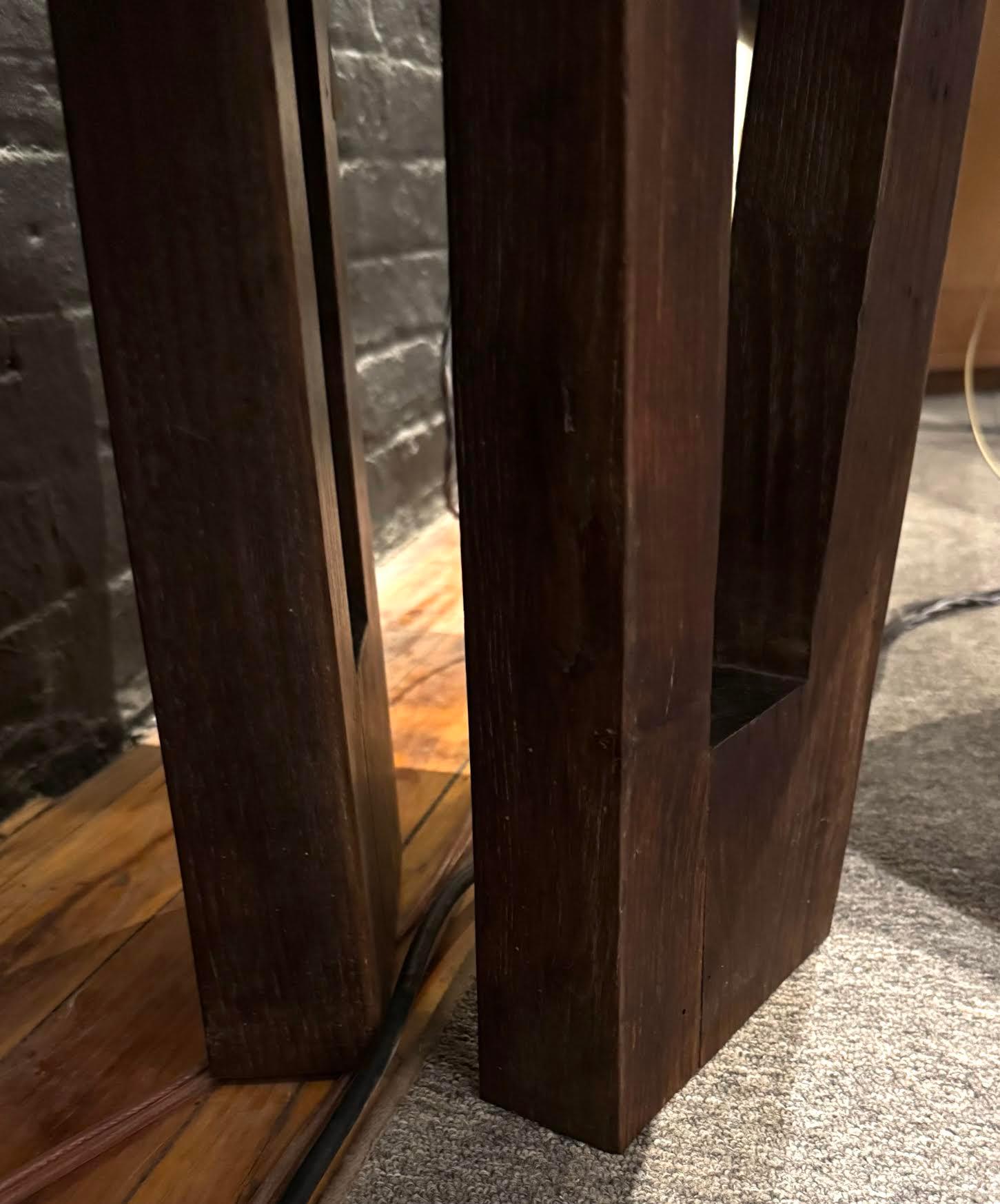 italien Banc rembourré extra-large en chêne foncé frotté, Italie, Contemporary en vente