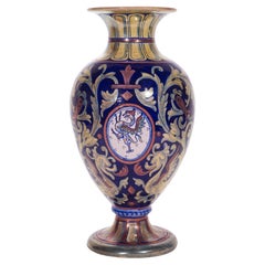 Vaso in maiolica Rubboli Lustre con decorazioni di bestie mitiche