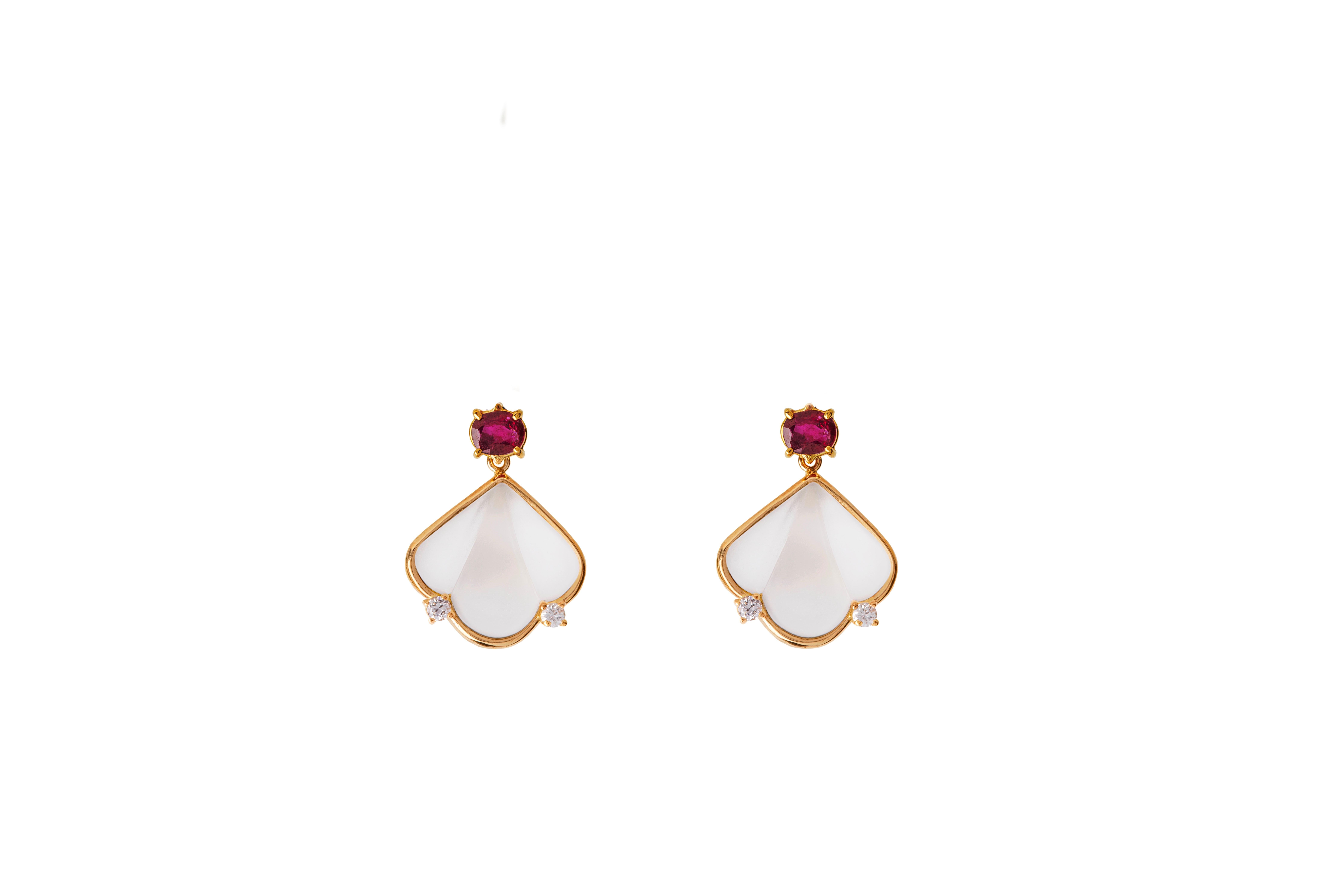 Rubelite 0.12c White Diamonds 18k Yellow Gold Rock Crystal Dangle Earrings For Sale 1
