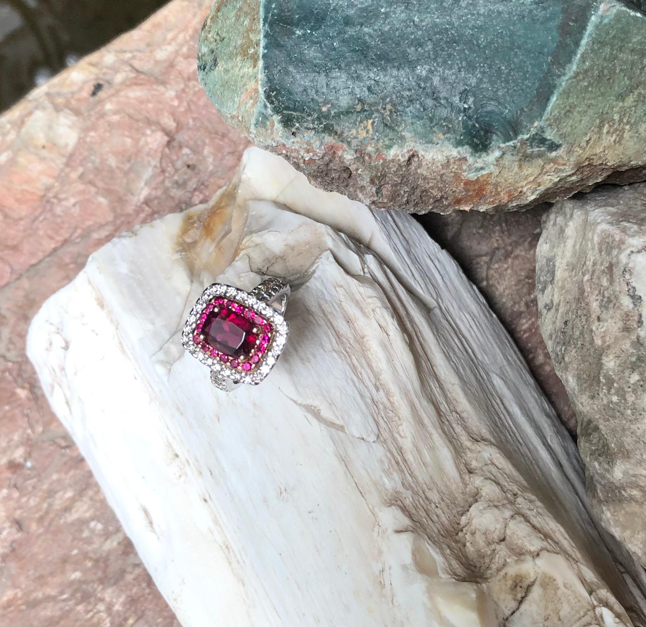 Rubelite 1.66 Carat Ruby 0.37ct with Diamond 0.66 Ct Ring in 18 Karat White Gold For Sale 2