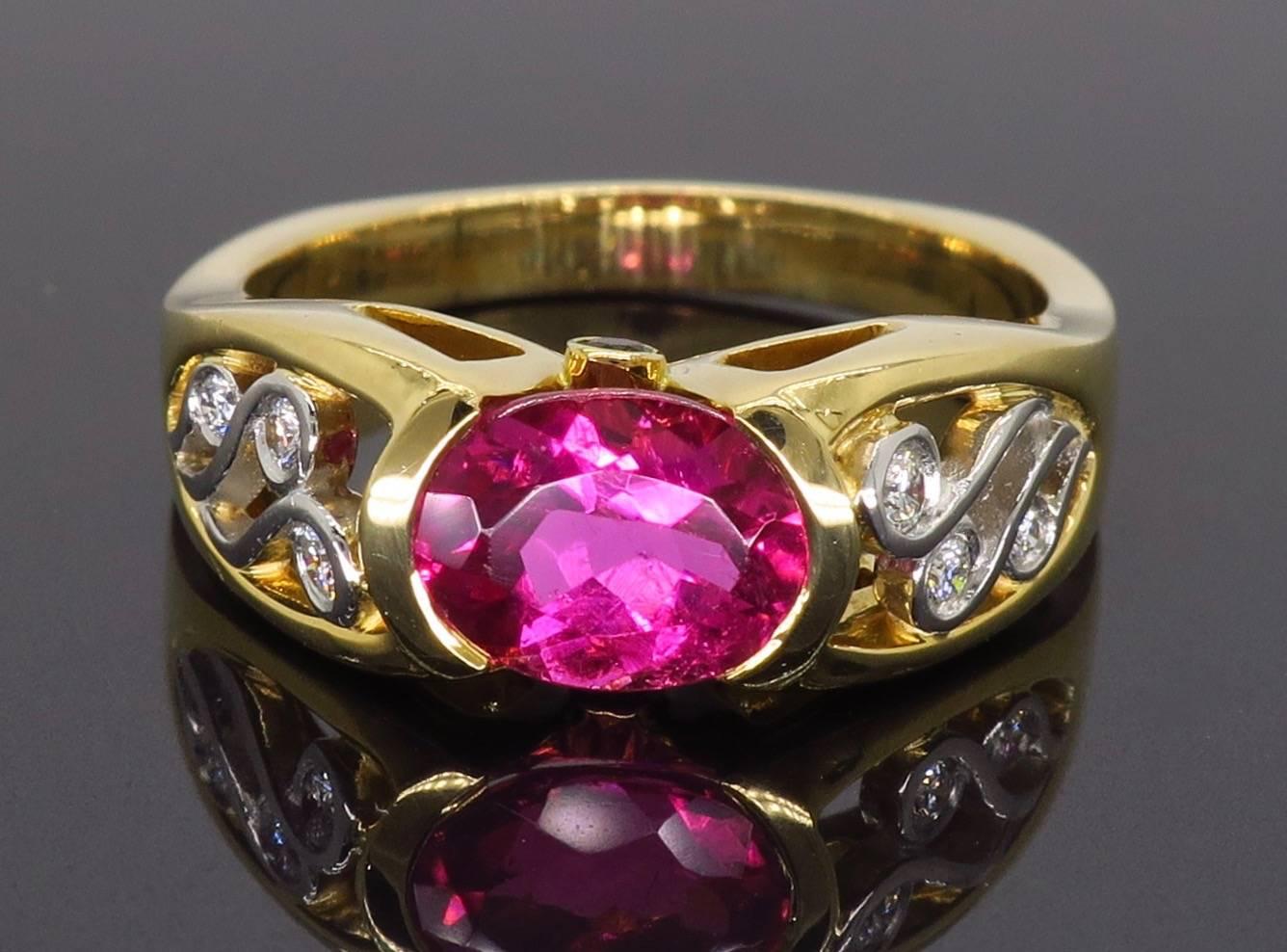 Rubelite and Diamond 18 Karat Yellow Gold Ring In Excellent Condition In Webster, NY