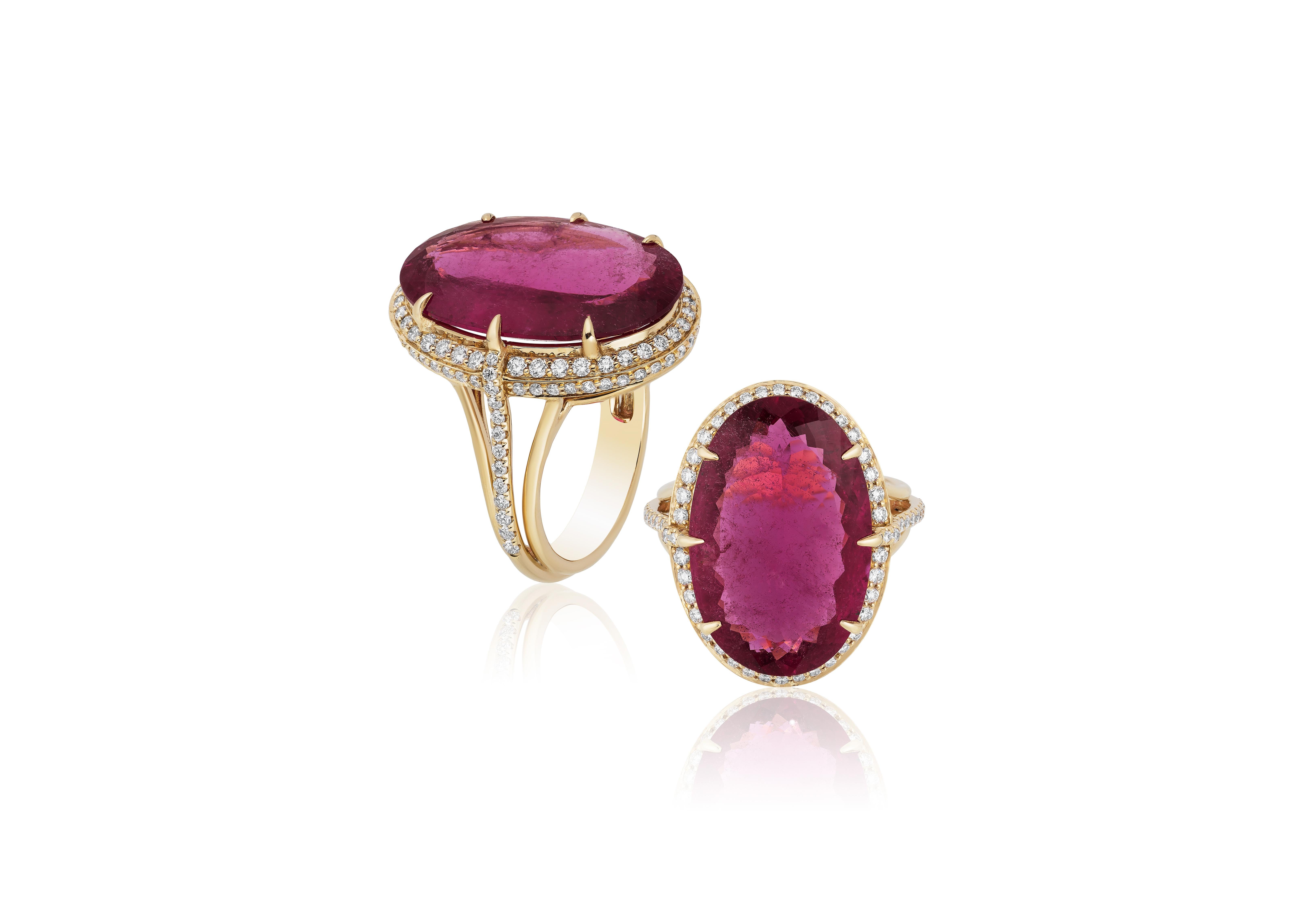 Rubelite Oval Ring with Diamonds in 18k Yellow Gold, from 'G-One' Collection

Gemstone Weight: 11.02 Carats       

Diamond: G-H / VS, Approx Wt: 0.82 Carats