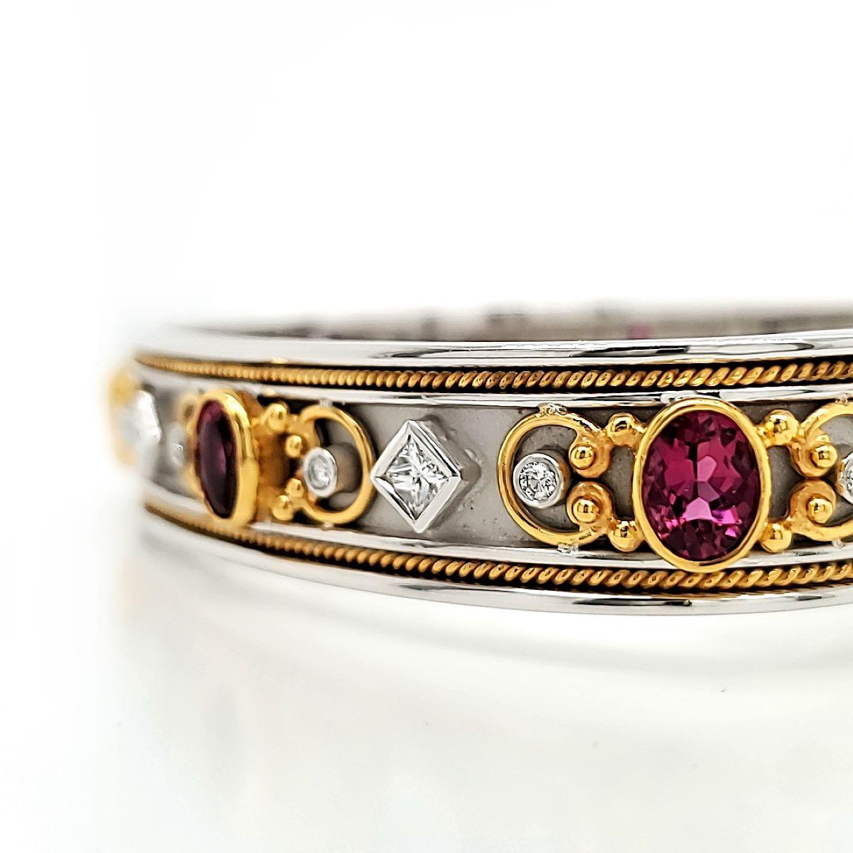Rubelite Tourmaline Cts 2.70 and Princess Cut Diamond Bangle Bracelet In New Condition For Sale In Hong Kong, HK