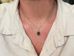 Halskette aus massivem 14k Weißgold mit Rubelit, Turmalin und Diamant-Halo