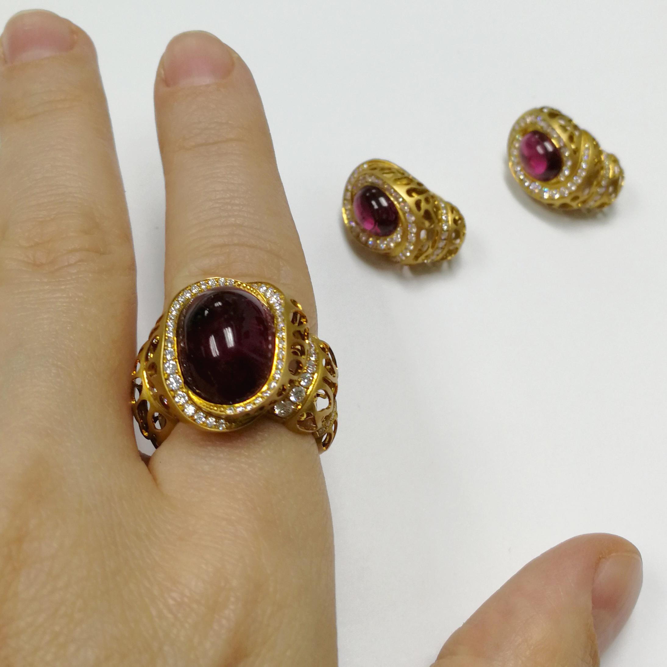 Rubellite 11.07 Carat Diamonds 18 Karat Yellow Gold Coral Reef Ring For Sale 2