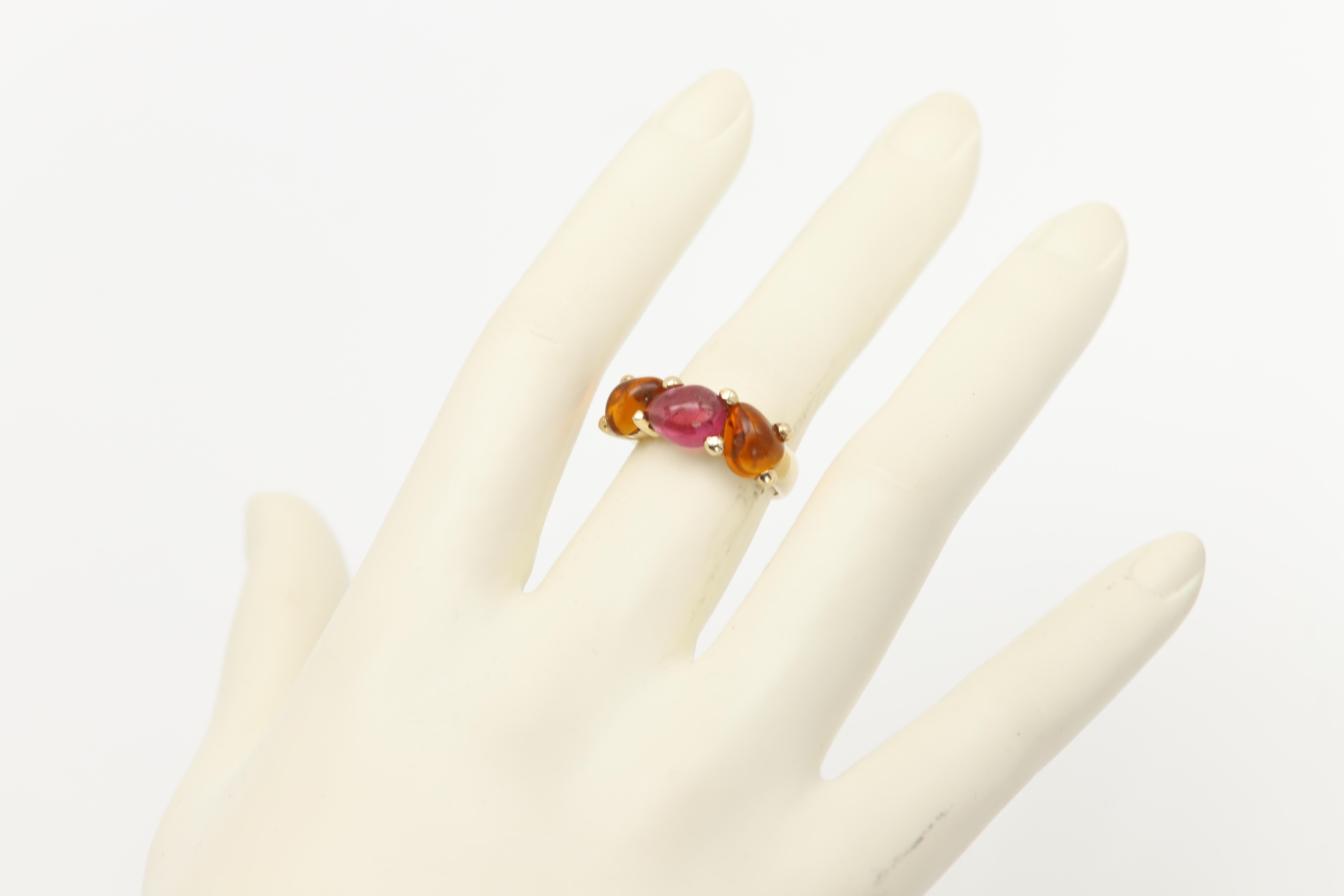 Femenino o masculino Rubelita y citrino cabujón 14 Quilates vintage Anillo gemas rojas y naranjas en venta