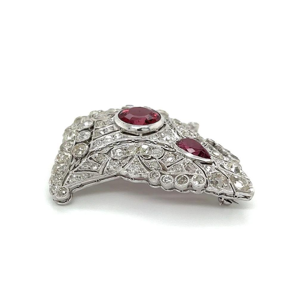 Rubellite and OEC Diamond Vintage Art Deco Platinum Brooch Pin In Excellent Condition For Sale In Montreal, QC