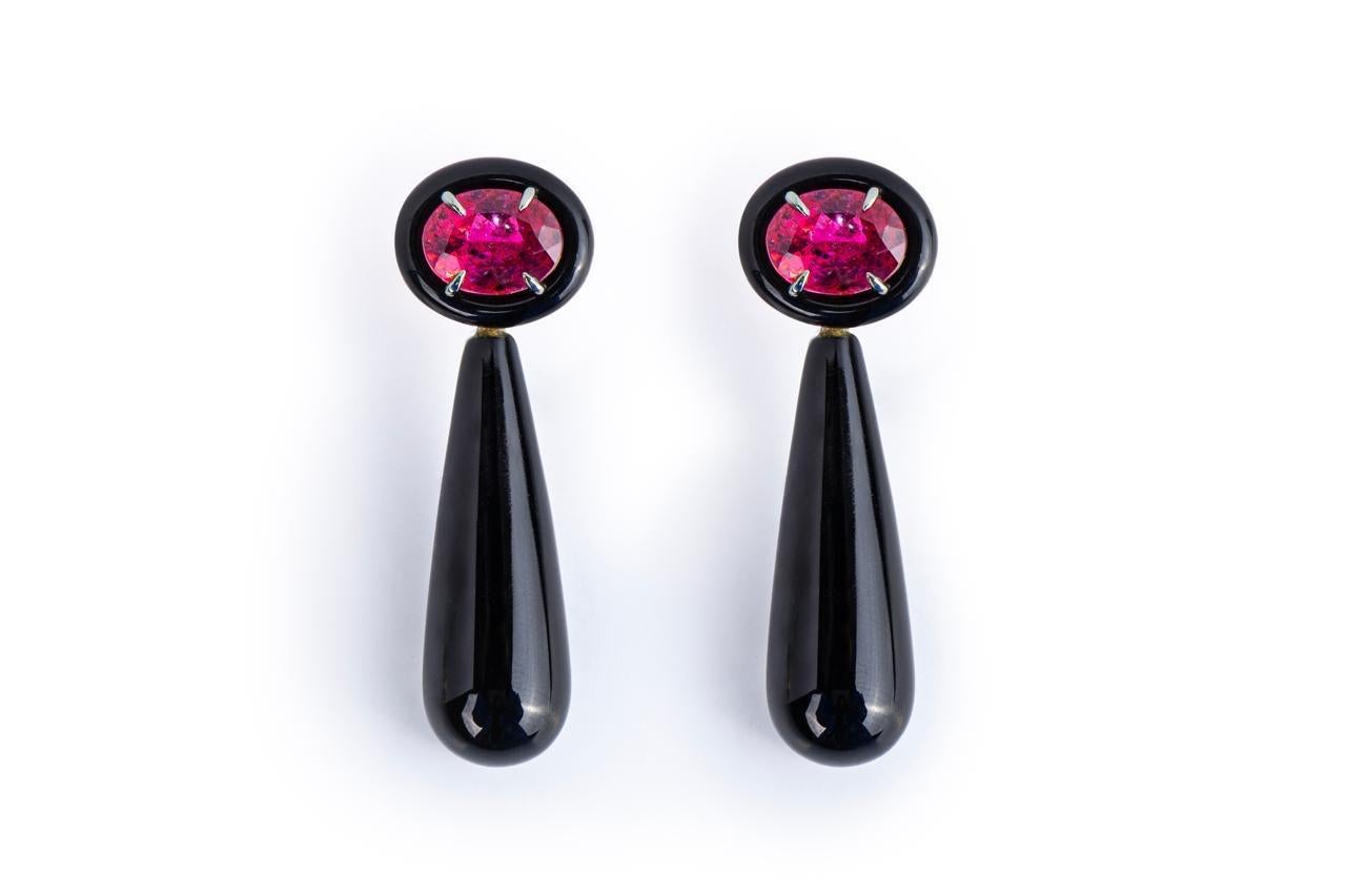Taille cabochon Pendants d'oreilles Rubellite et Onix / Or jaune 18k en vente