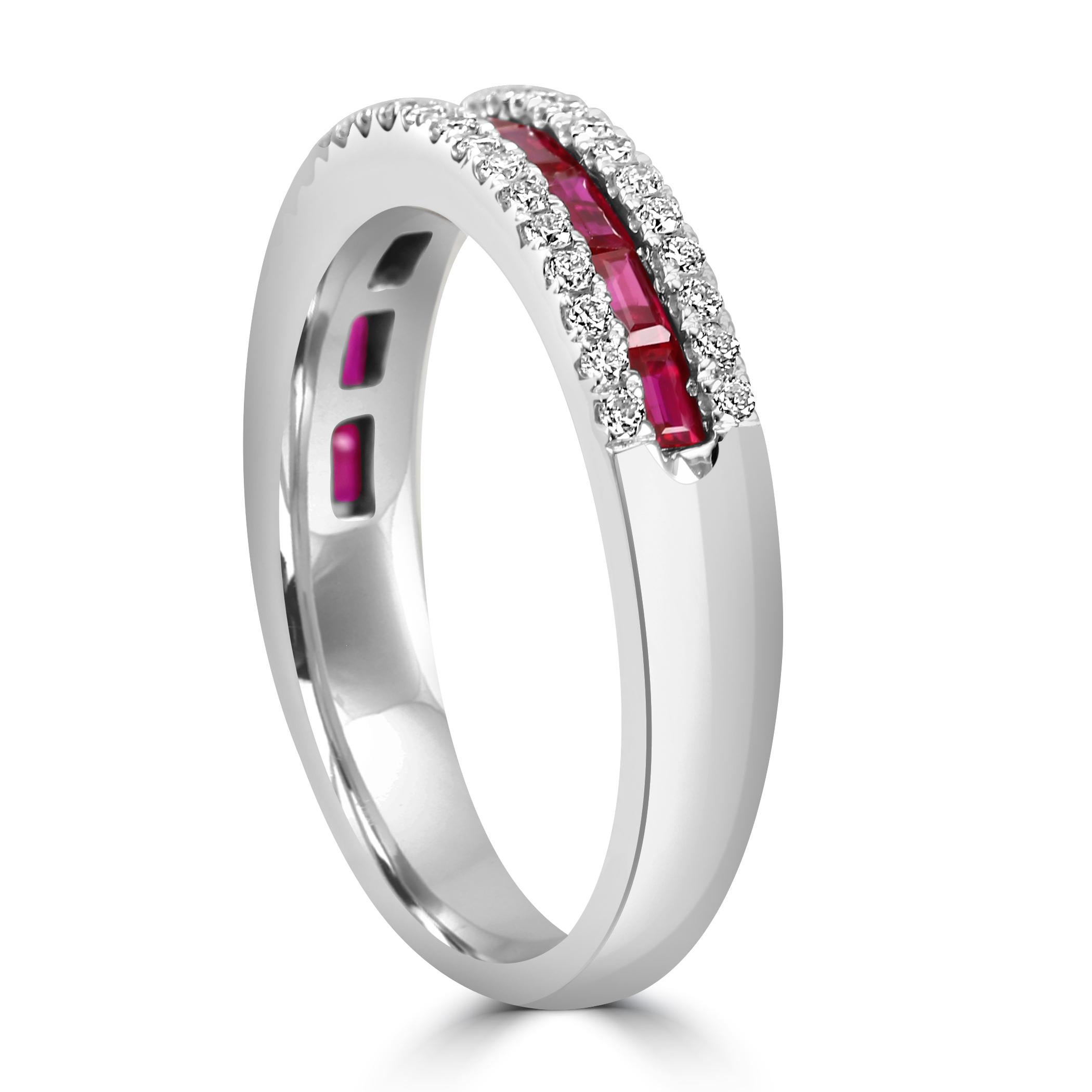 Bague d'éternité en or blanc 14 carats à trois rangées de rubellites, baguettes et diamants ronds Neuf - En vente à New York, NY