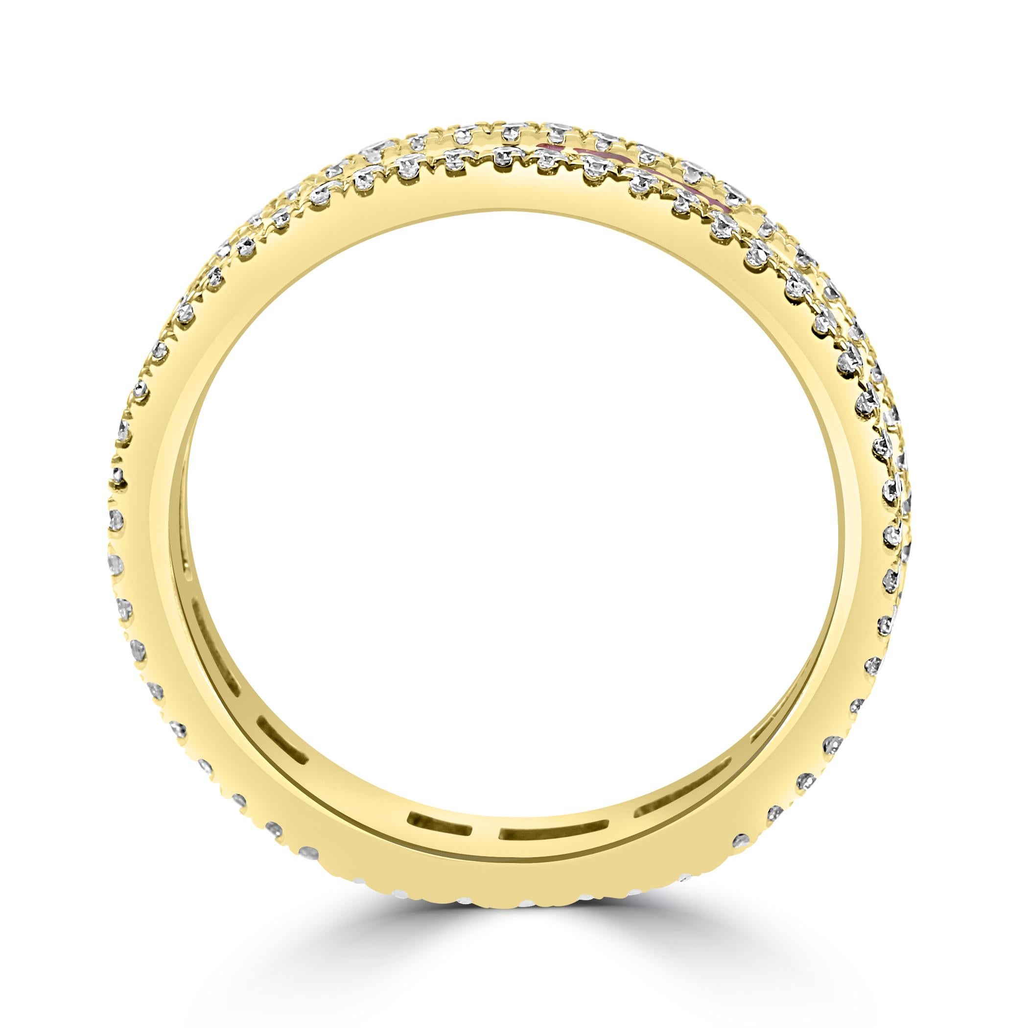 Anello a fascia in oro 18 carati con rubellite baguette e diamante rotondo a tre file In condizioni Nuovo in vendita a New York, NY
