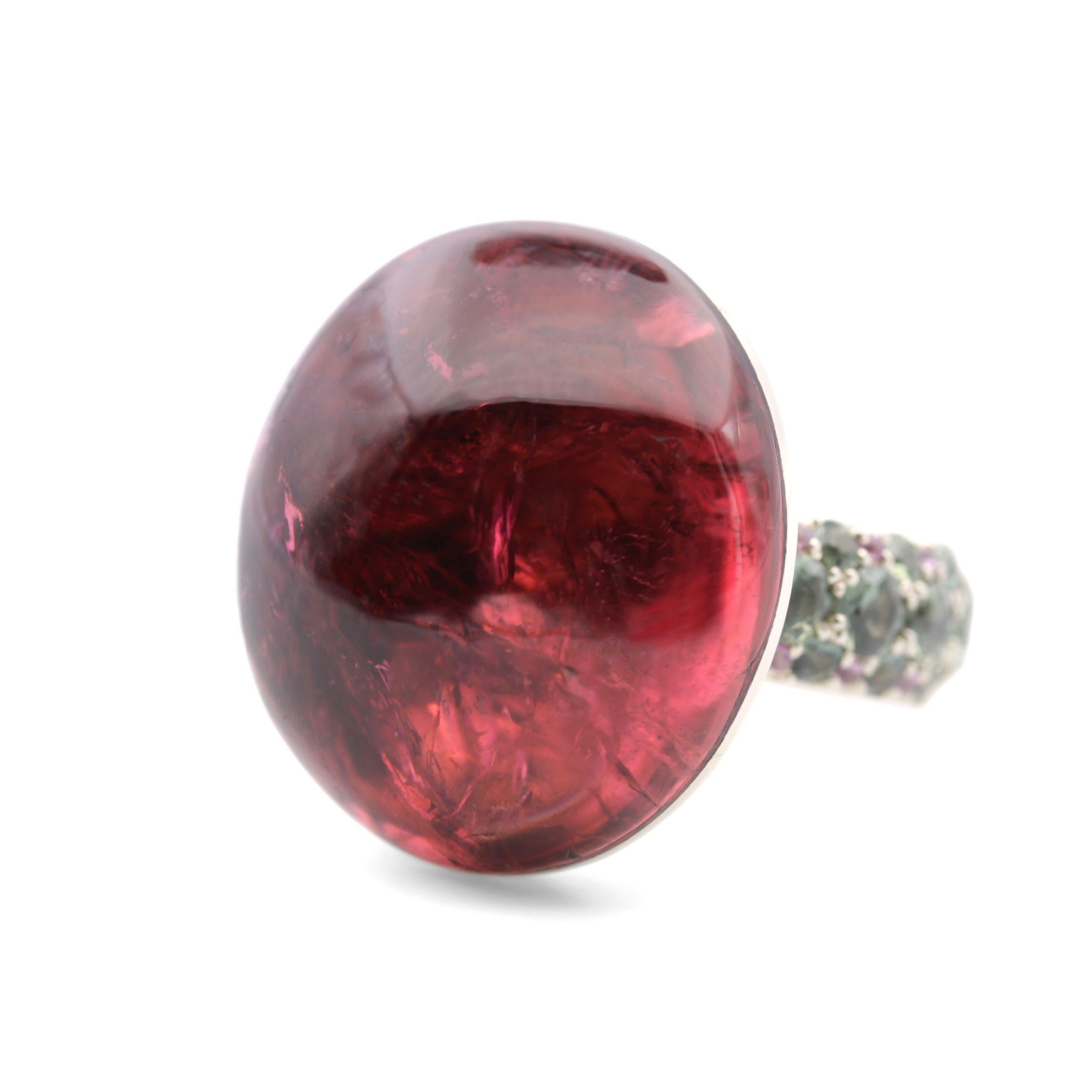 Cocktailring mit Rubellit, Cabochon und Saphir für Damen oder Herren im Angebot