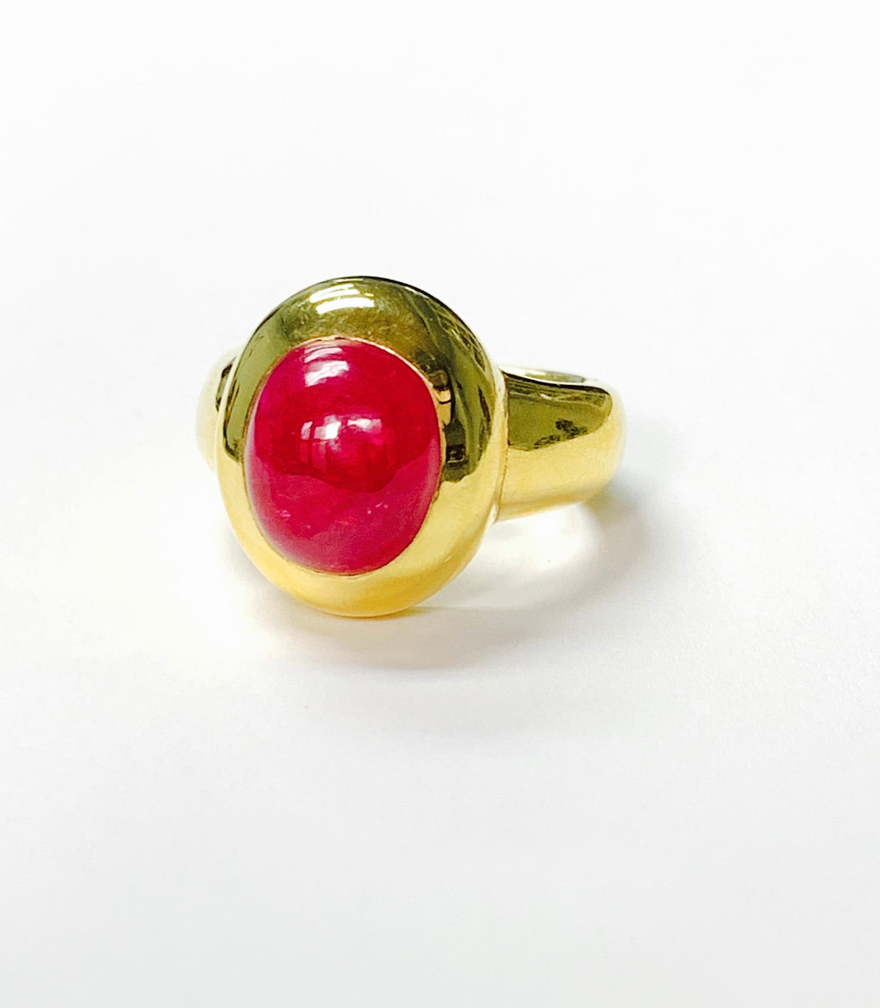 Women's or Men's Rubellite Cabochon Engagement Ring in 18K Yellow Gold For Sale