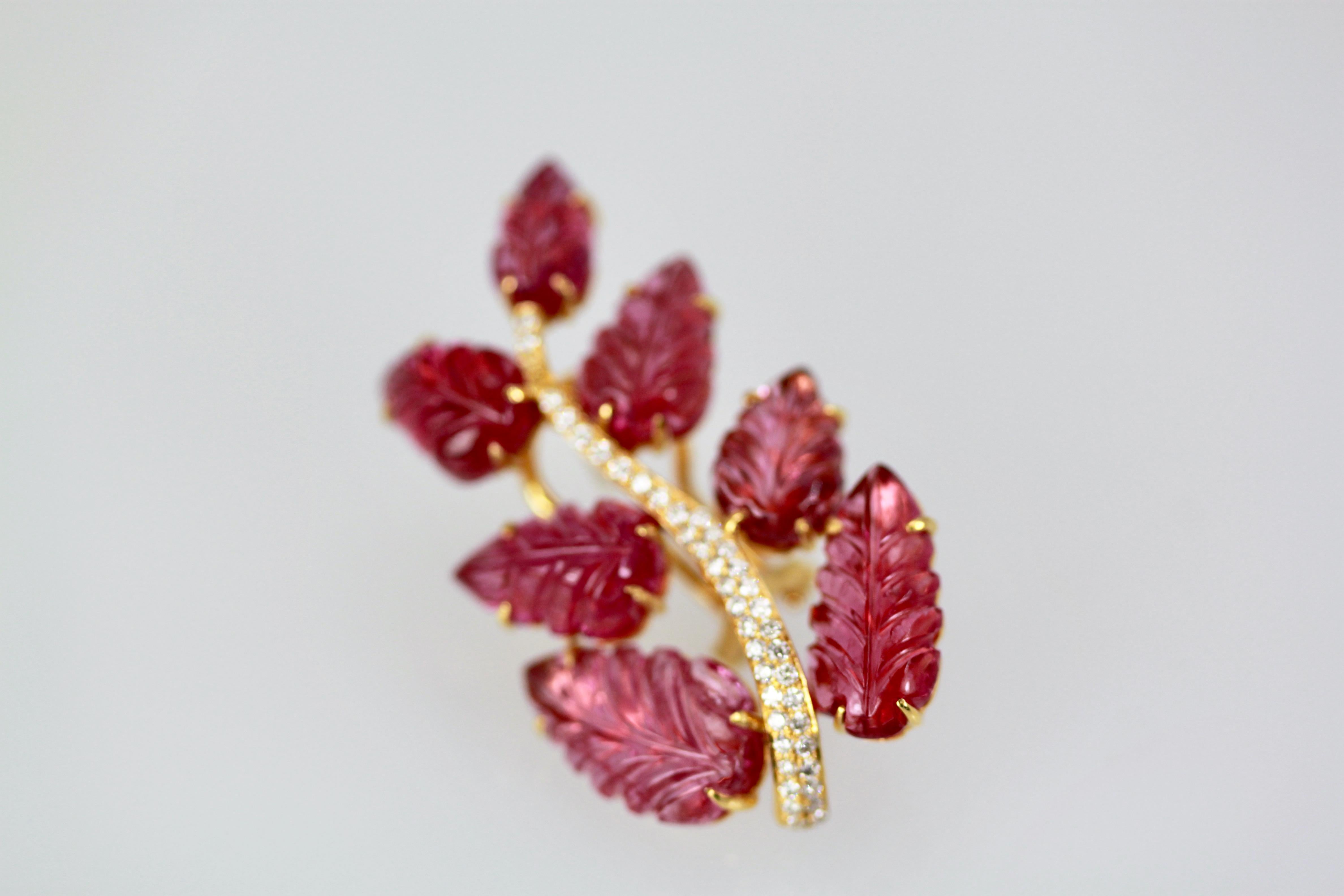 Rubellite Carved Leaf Earrings 17.5 Carats 14K In Good Condition For Sale In North Hollywood, CA