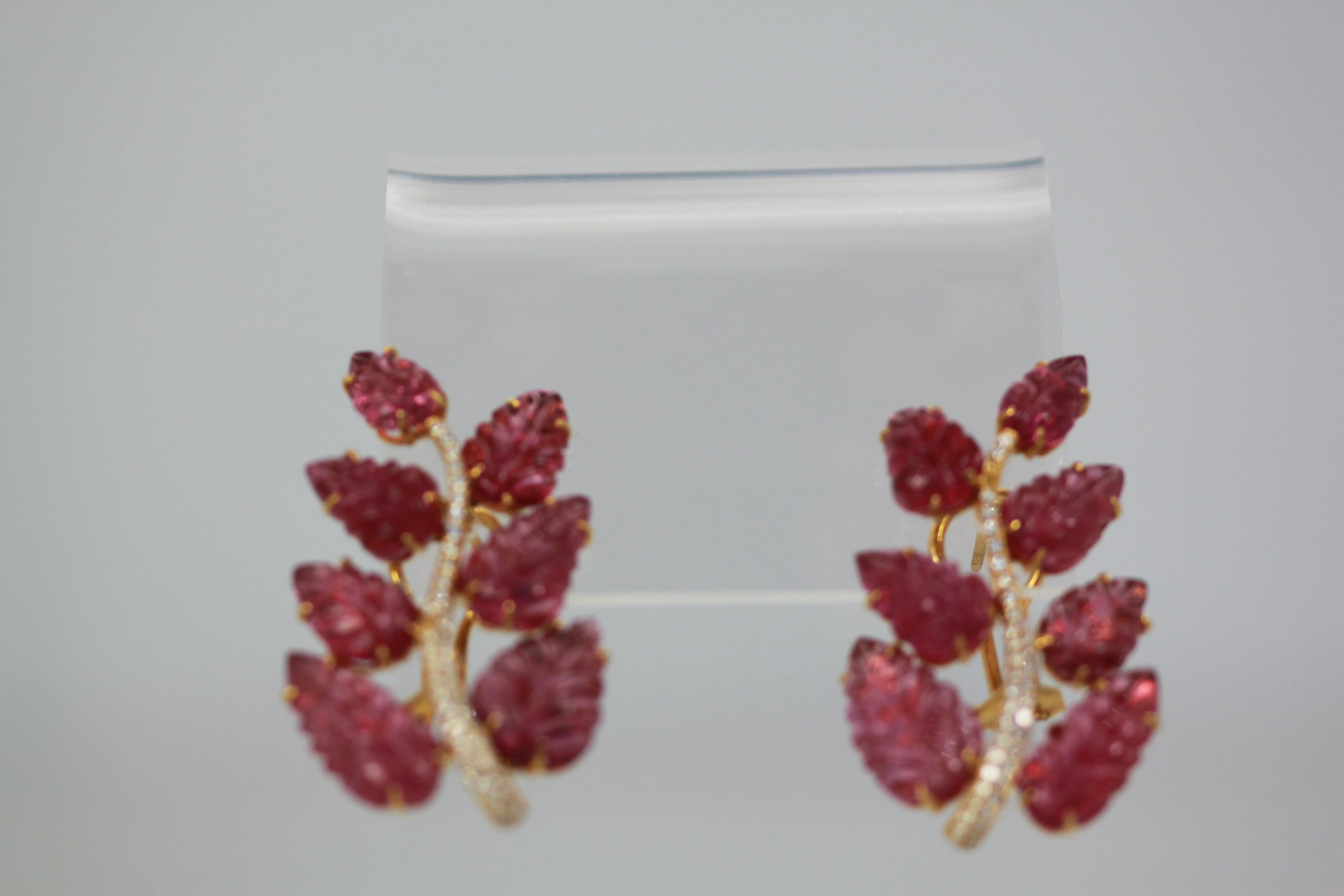 Women's Rubellite Carved Leaf Earrings 17.5 Carats 14K For Sale
