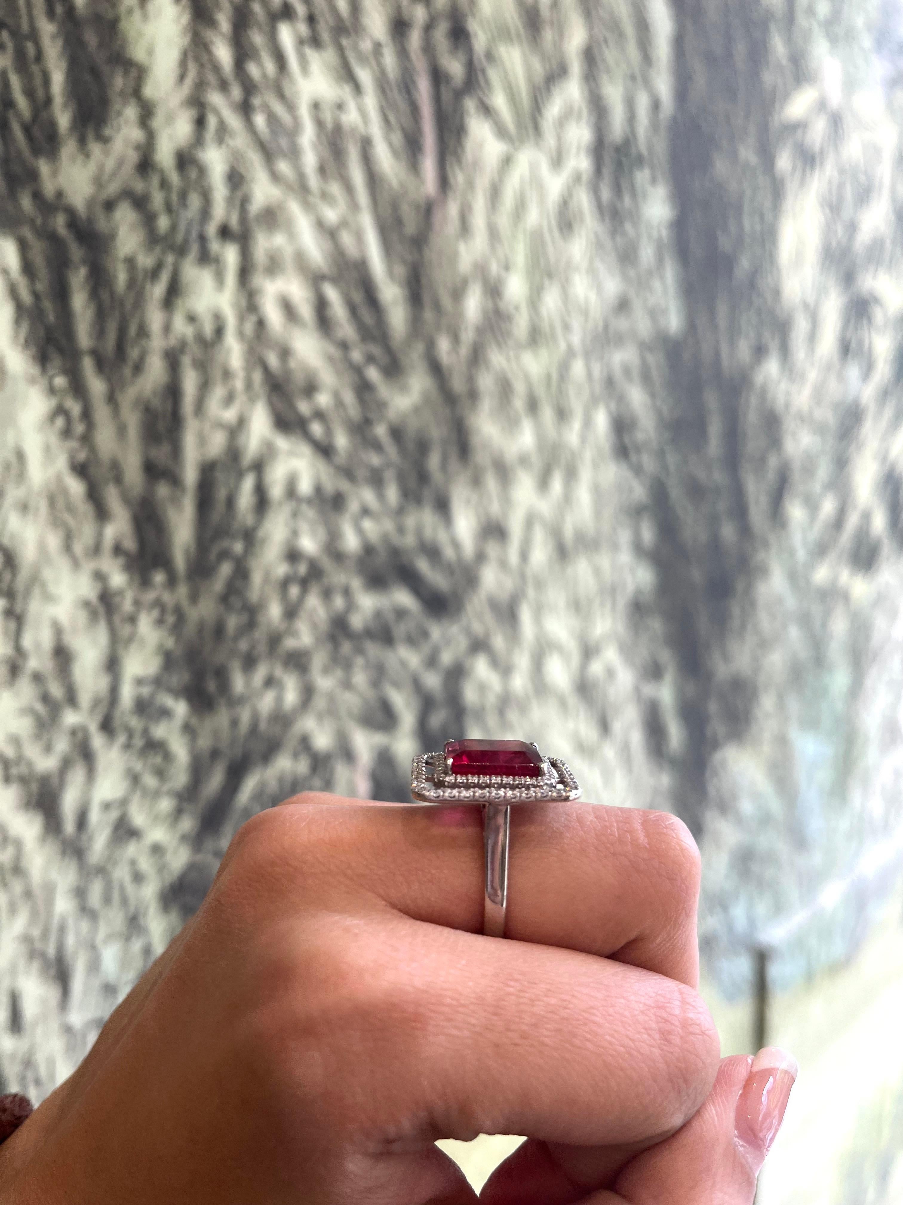 Augustine Jewels Ring mit Rubellit und Diamanten (Achteckschliff) im Angebot